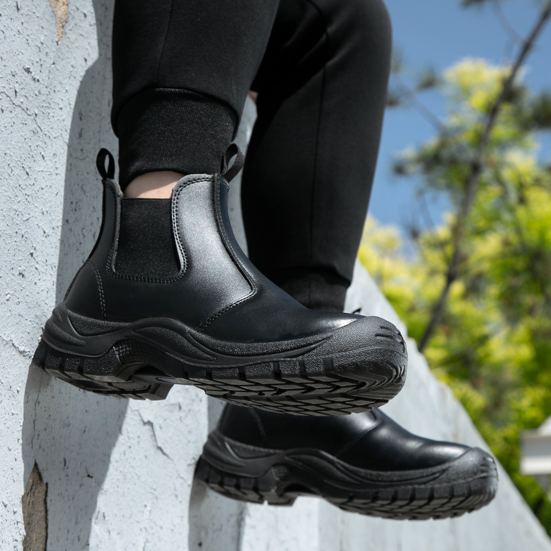 2025 New Work Safety Boots waterproof leather boots Men shoes Non-slip Indestructible shoes Protection boots Work shoes quality