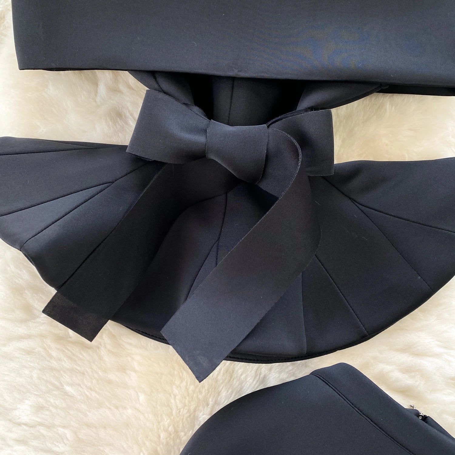 Sexy One-oulder Banded Waist Gown Set with Pleated Skirt Two-Piece Ensemble Courtly Sle Versatile Top f-length A-Line ...