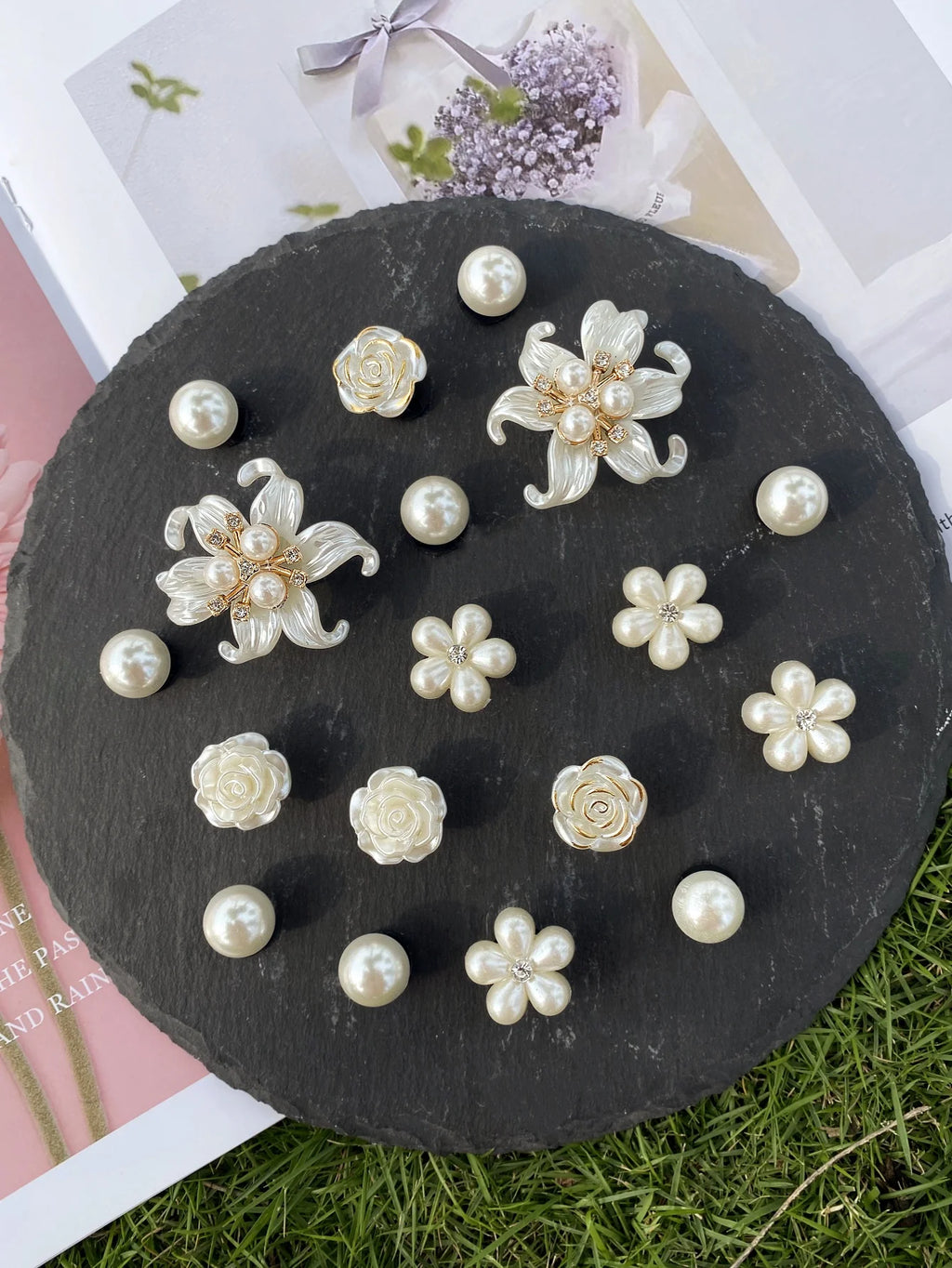 20 pieces of white ABS pearl flower chains, white ABS pearl flowers, roses, ABS diamond flowers, ABS pearl shoe buckle DIY decor
