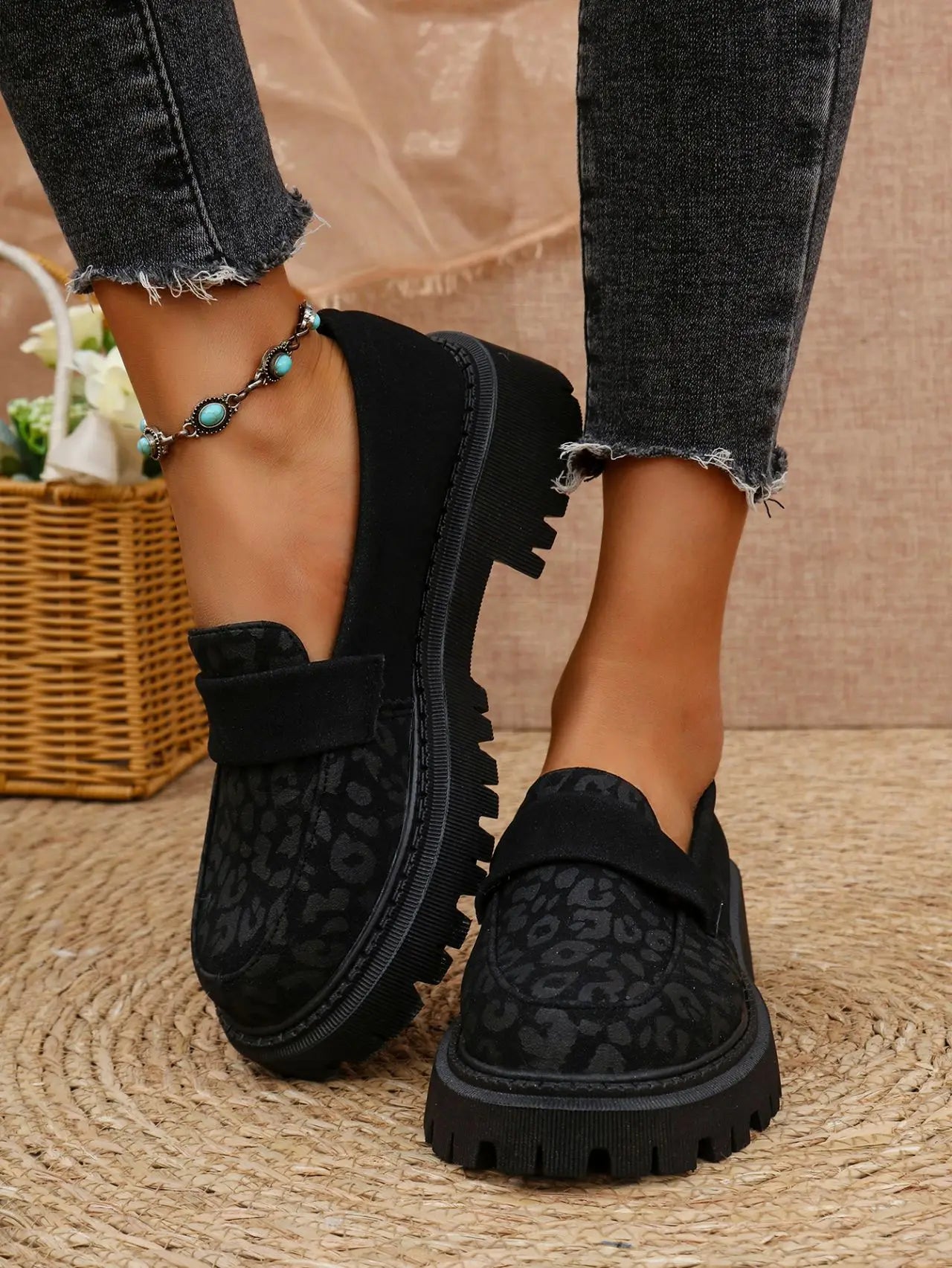 Leather Shoes for Women Fashion Leopard Platform Shoes Women Slip on Loafers High Quality Soft Sole Women Shoe Big Size 2025 New