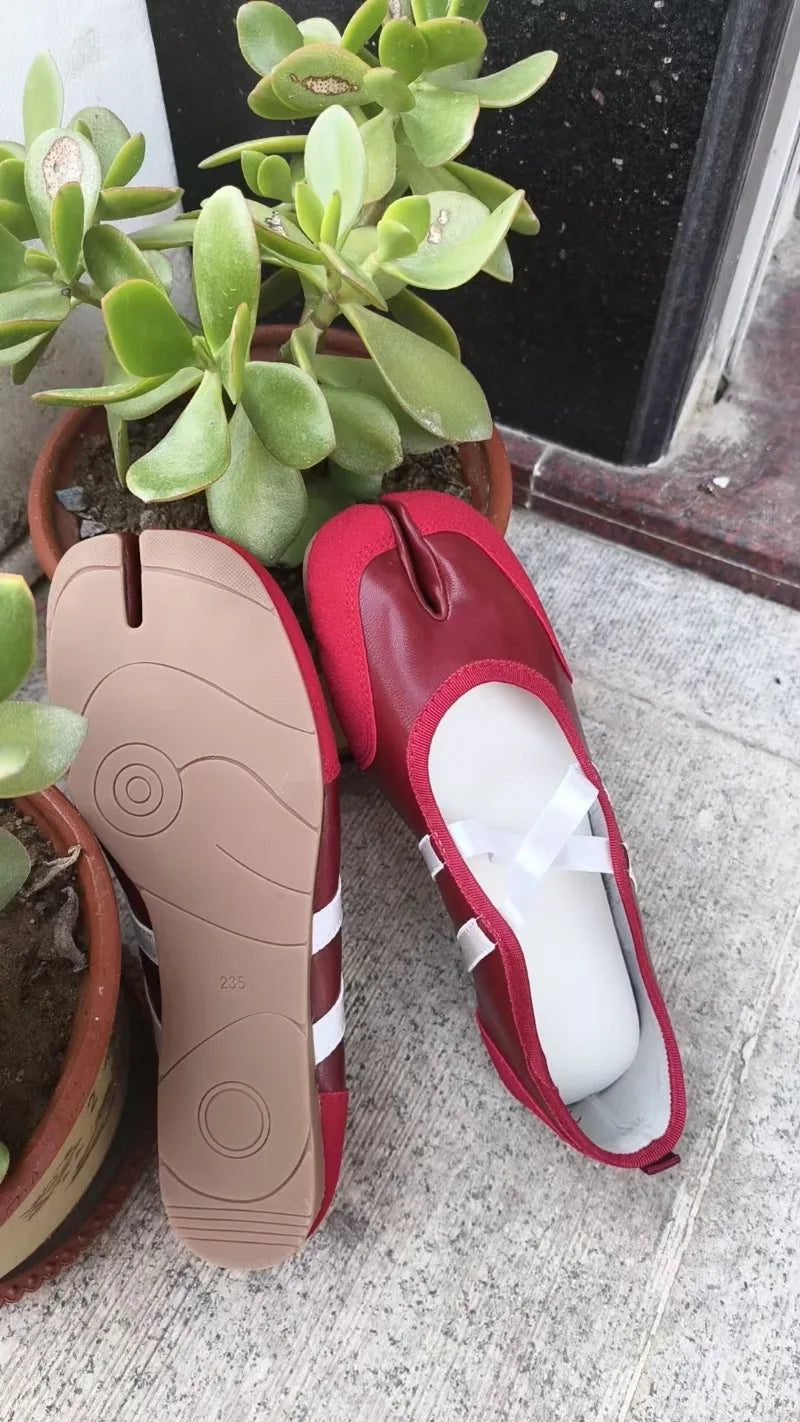 Cross Strap Tabi Flat Shoes Women Casual Fashion Design Mary Jane Shoes Slip-on Split Toe Ballet Shoes 2025 Summer Elegant New
