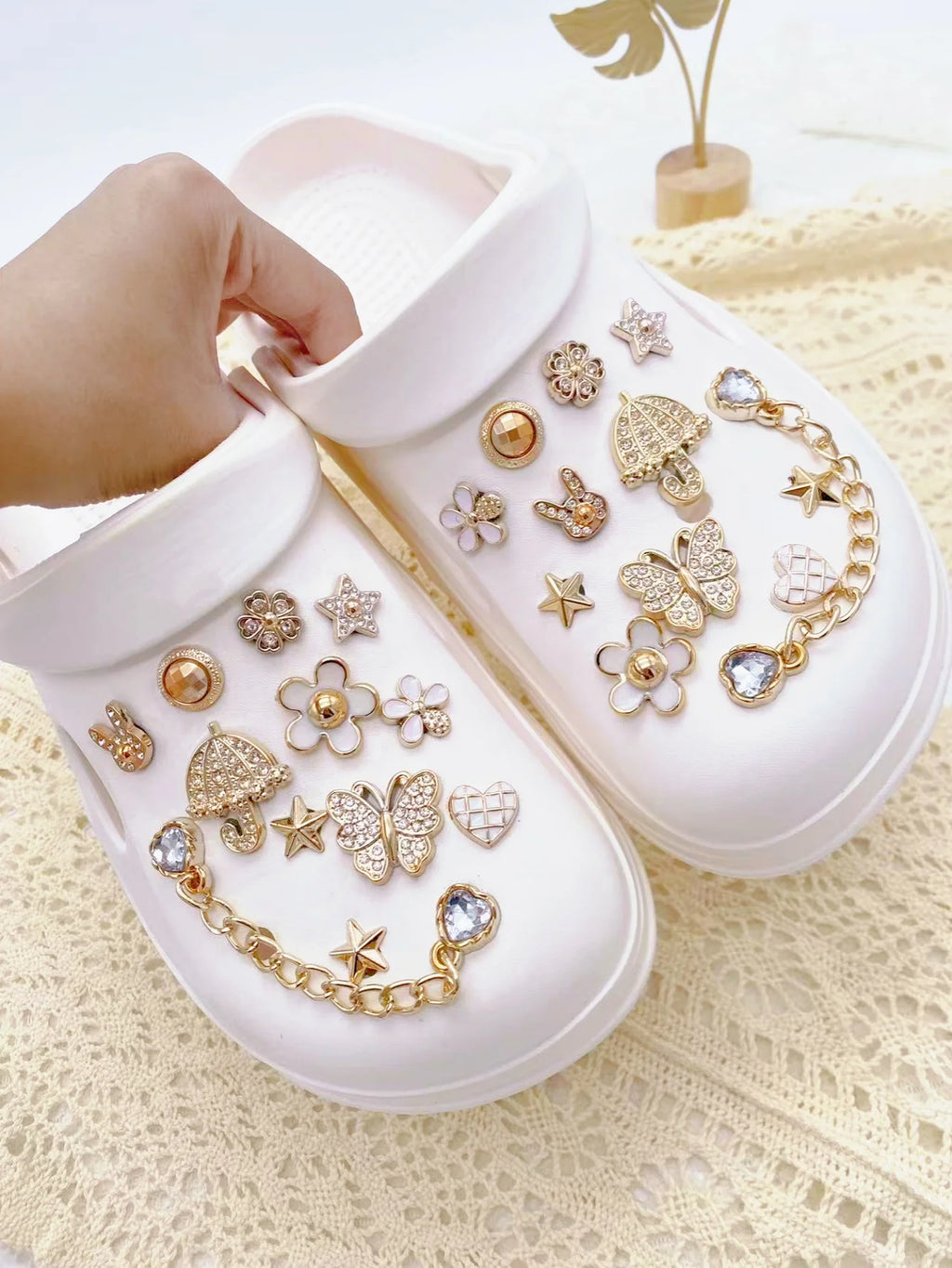 24 pieces of golden fashionable and elegant (golden heart-shaped diamond chains, butterflies, hearts, stars, rabbit heads, small