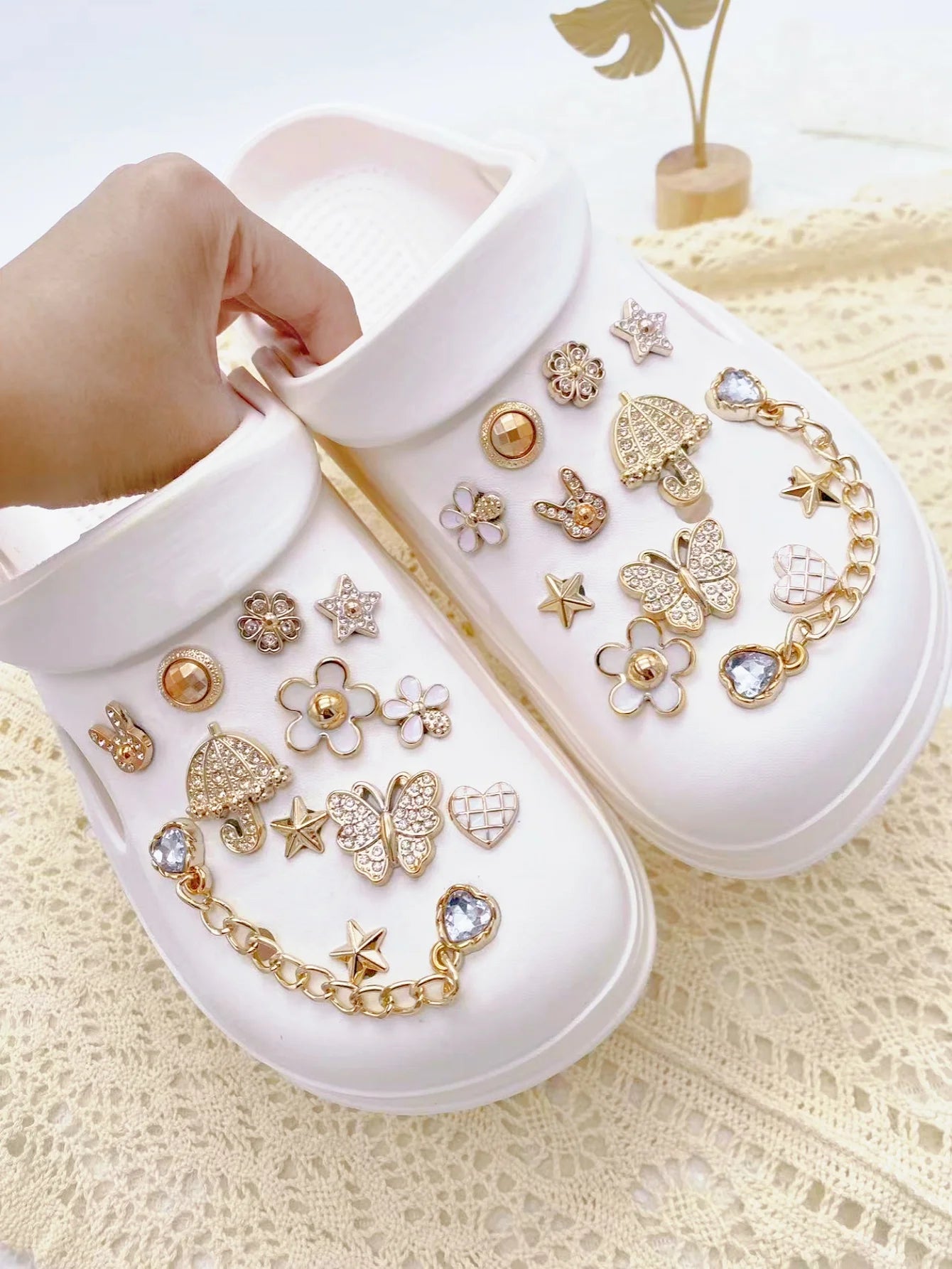 24 pieces of golden fashionable and elegant (golden heart-shaped diamond chains, butterflies, hearts, stars, rabbit heads, small