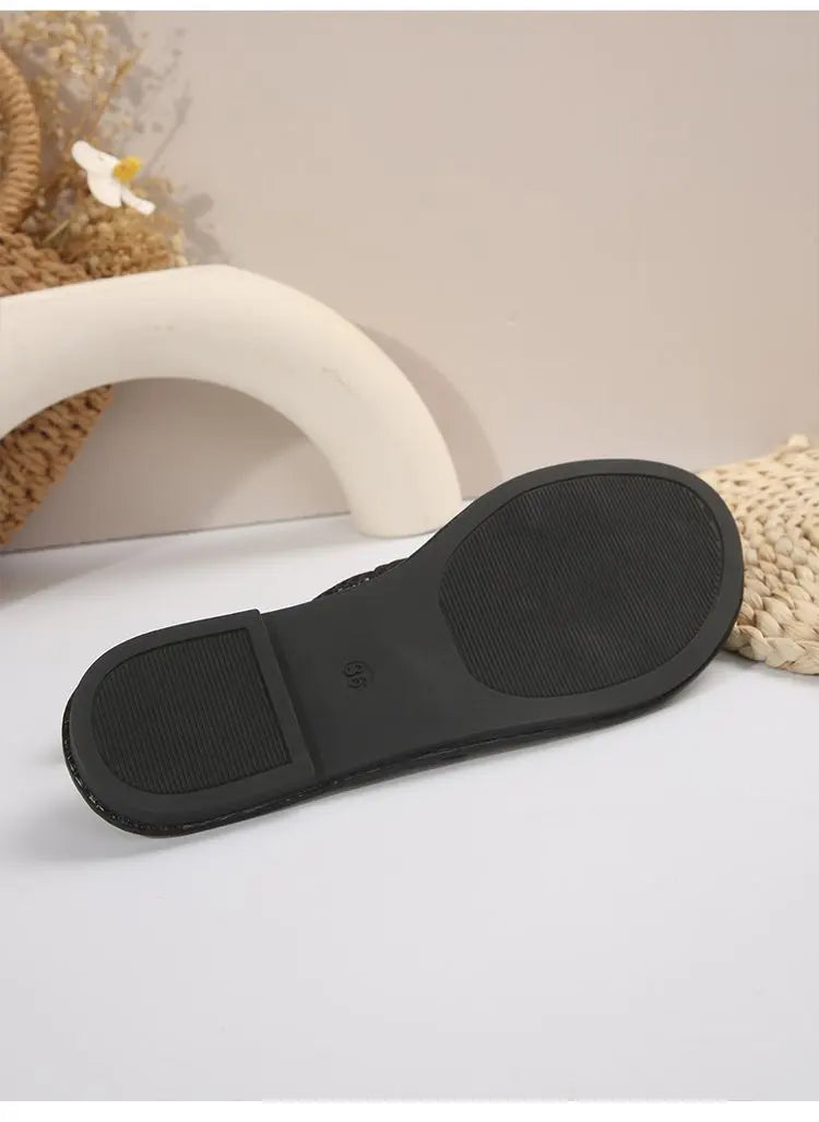 Women's stylish and breathable black mesh open - toe flat sandals. Versatile and comfortable.