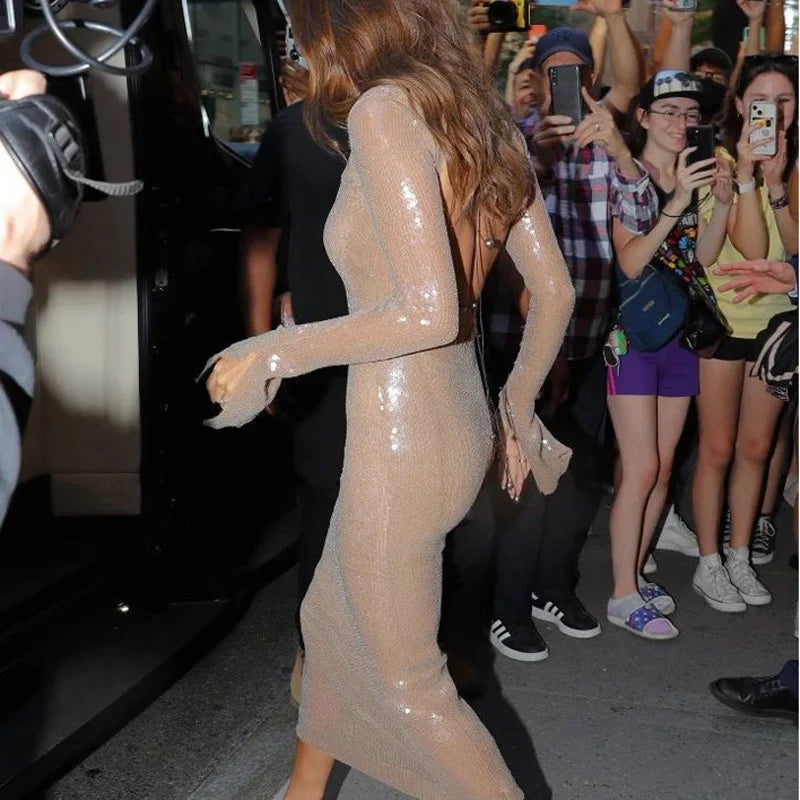 Luxury celebrity vacation photography nightclub evening gown sexy solid color sequin banquet long sleeved dress