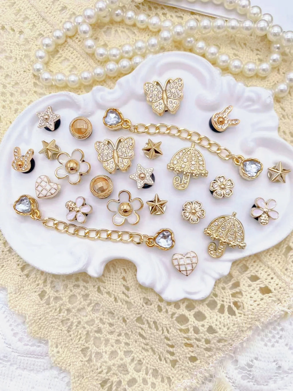 24 pieces of golden fashionable and elegant (golden heart-shaped diamond chains, butterflies, hearts, stars, rabbit heads, small