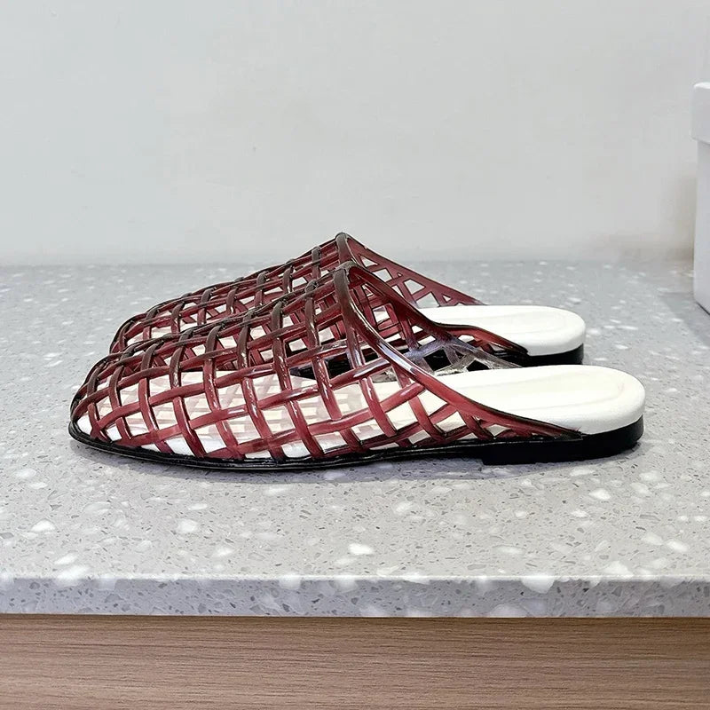 New 2025 Closed Toe Women Plastics Jelly Mules Hollow Outs Flat Bottom Lazy Slipper Ladies Summer Seaside Vacation Beach Shoes