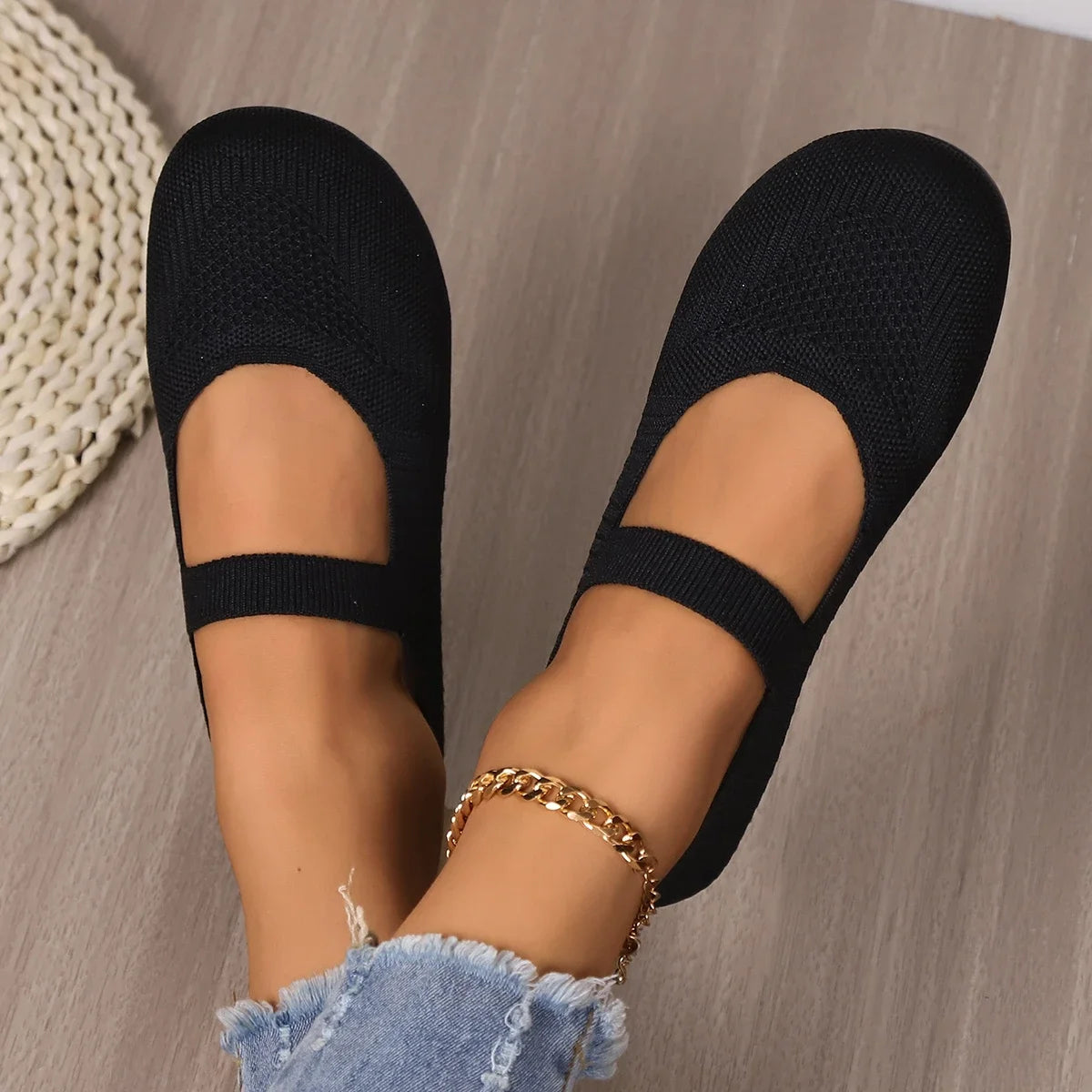 2025 Autumn Knitted Women's Breathable Flat Shoes New Casual Sports Shoes Lightweight Women's Comfortable Soft Walking Footwear