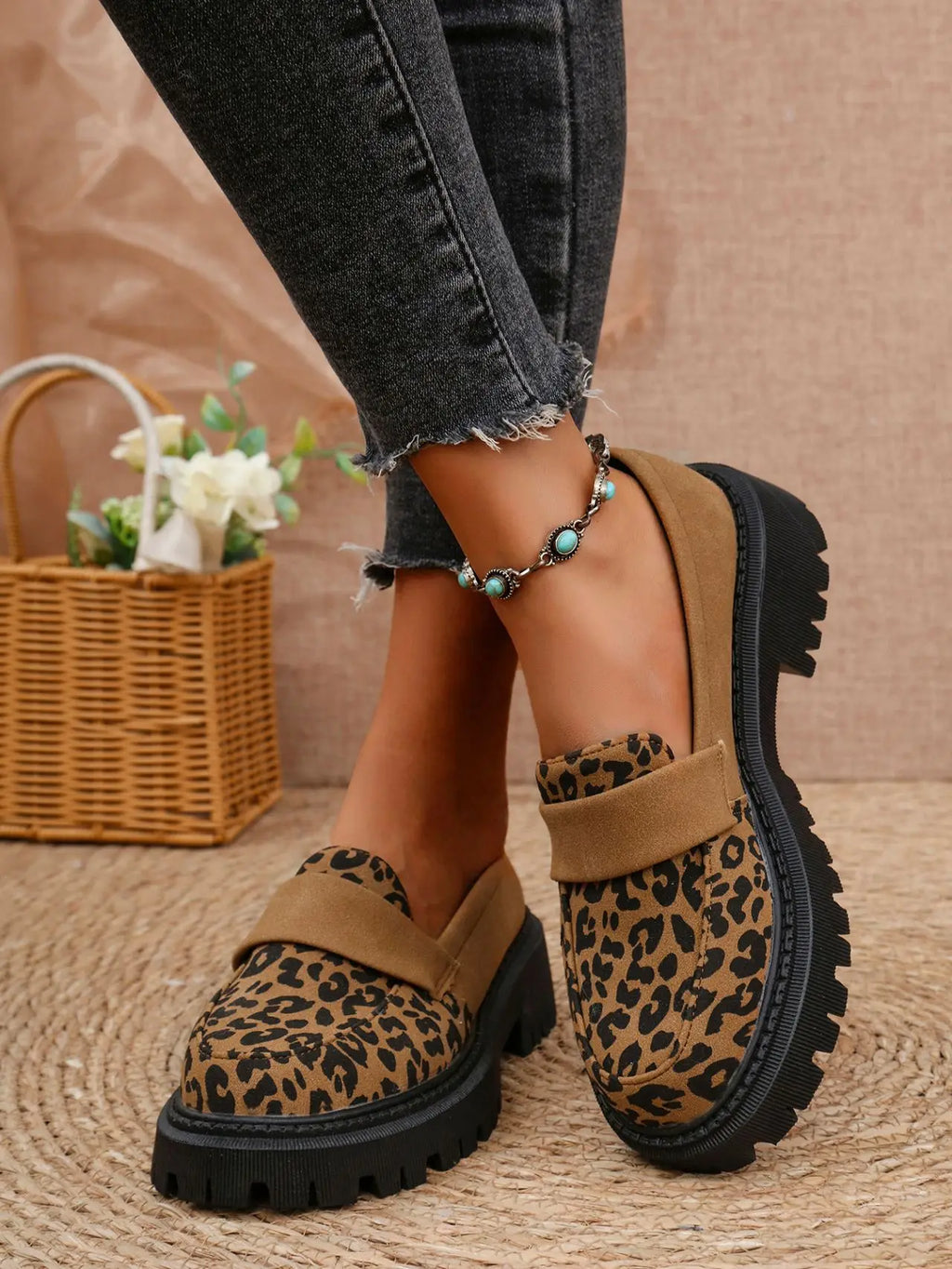 Leather Shoes for Women Fashion Leopard Platform Shoes Women Slip on Loafers High Quality Soft Sole Women Shoe Big Size 2025 New