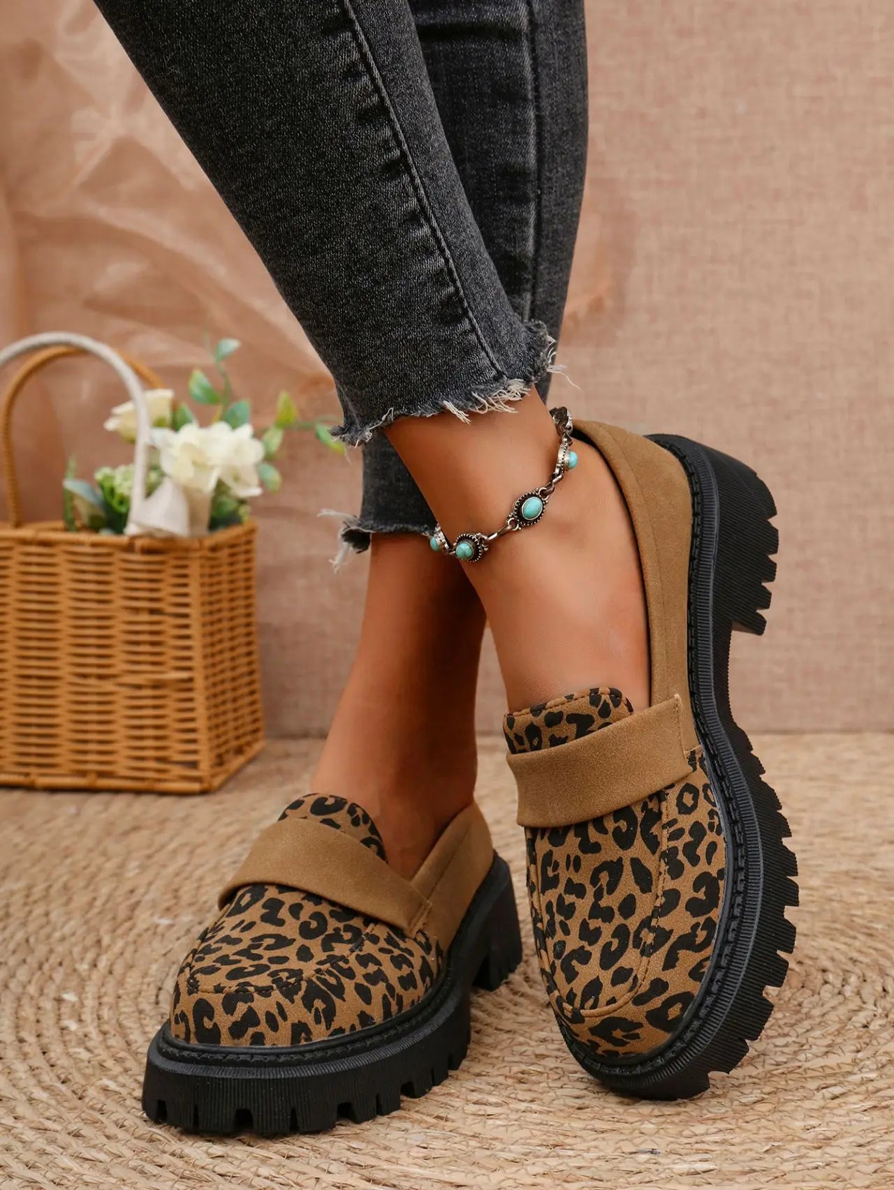 Leather Shoes for Women Fashion Leopard Platform Shoes Women Slip on Loafers High Quality Soft Sole Women Shoe Big Size 2025 New