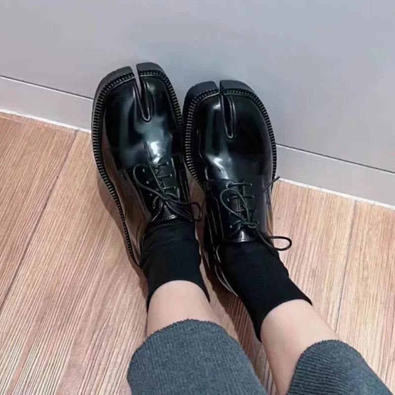 Classic Split Toe Loafers Women Brand Design Fashion Tabi Ninja Lace-up Casual Shoes Chunky Platform Flats Shoes Mujer 2025