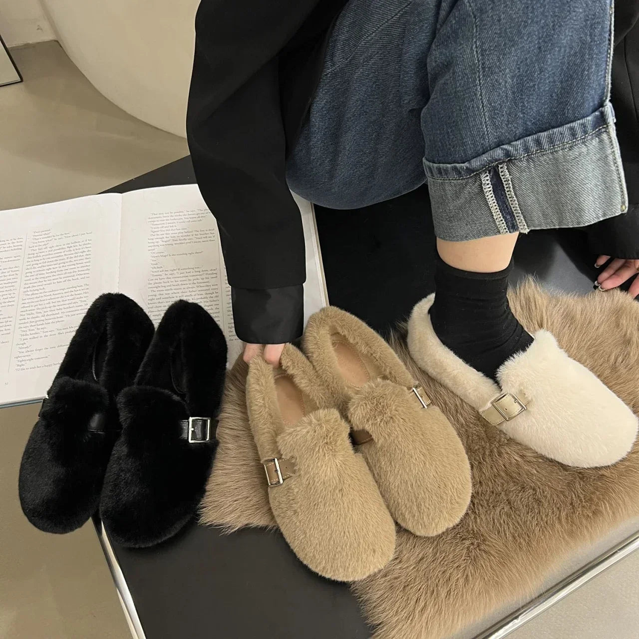 Autumn Women's Flat Shoes New Keep Warm Fur Flat Slip on Casual Shoes for Women Loafers New Fashion Light Women's Walking Shoes