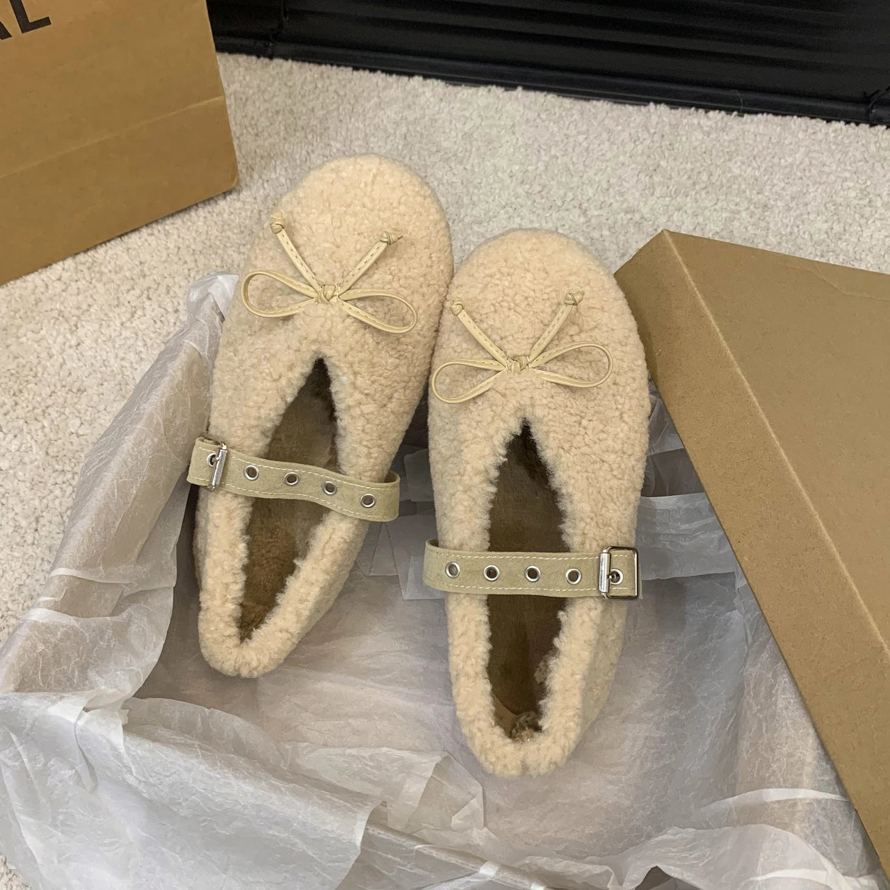 New Women's Shoes Woman Flats Low Heels Casual Female Sneakers Slip-on Loafers Fur Round Toe Shallow Mouth Boat Slip on Winter