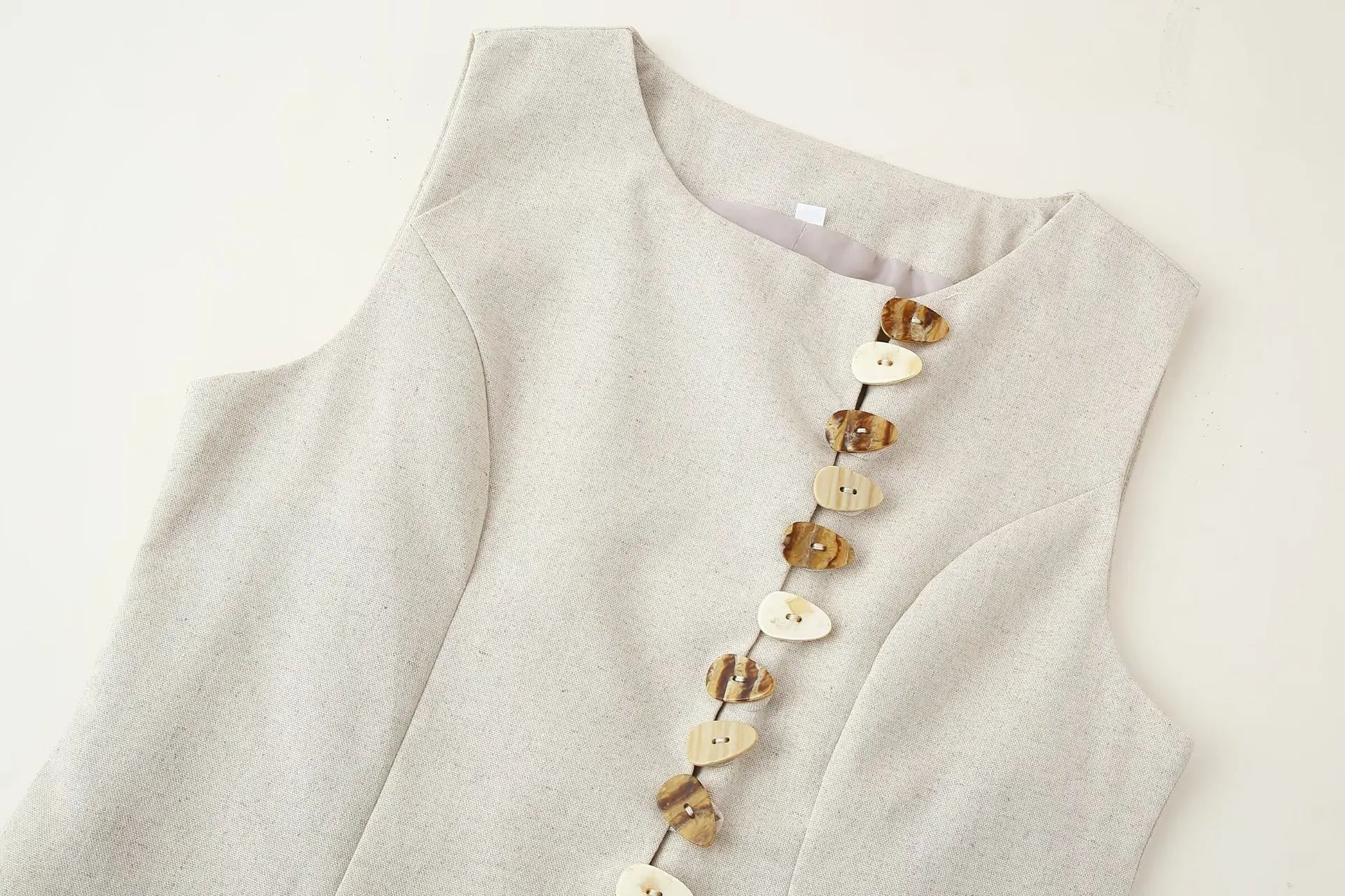 2025 New Set Women's Asymmetric Buckle Vest Short Skirt Set Round Neck Sleeveless Top A-line Skirt Summer New Casual Chic Set