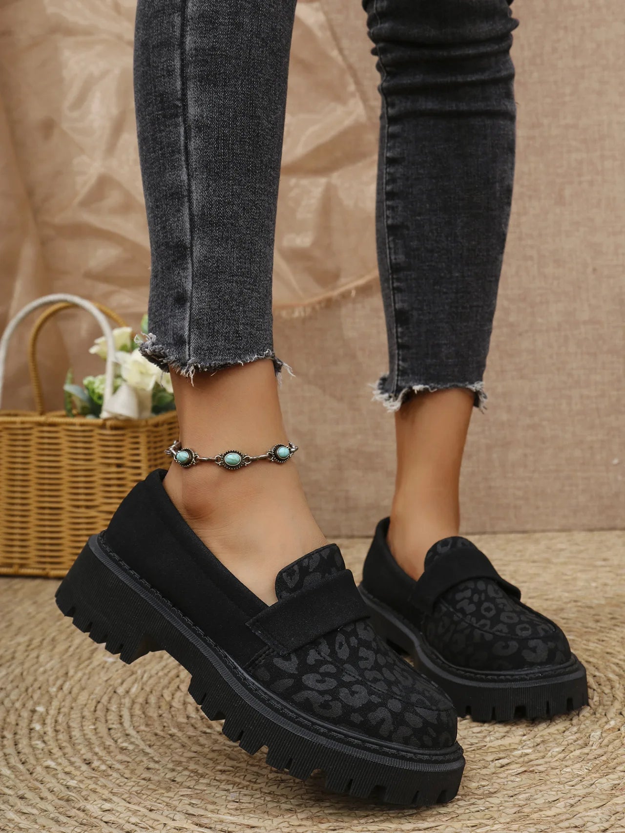 Leather Shoes for Women Fashion Leopard Platform Shoes Women Slip on Loafers High Quality Soft Sole Women Shoe Big Size 2025 New