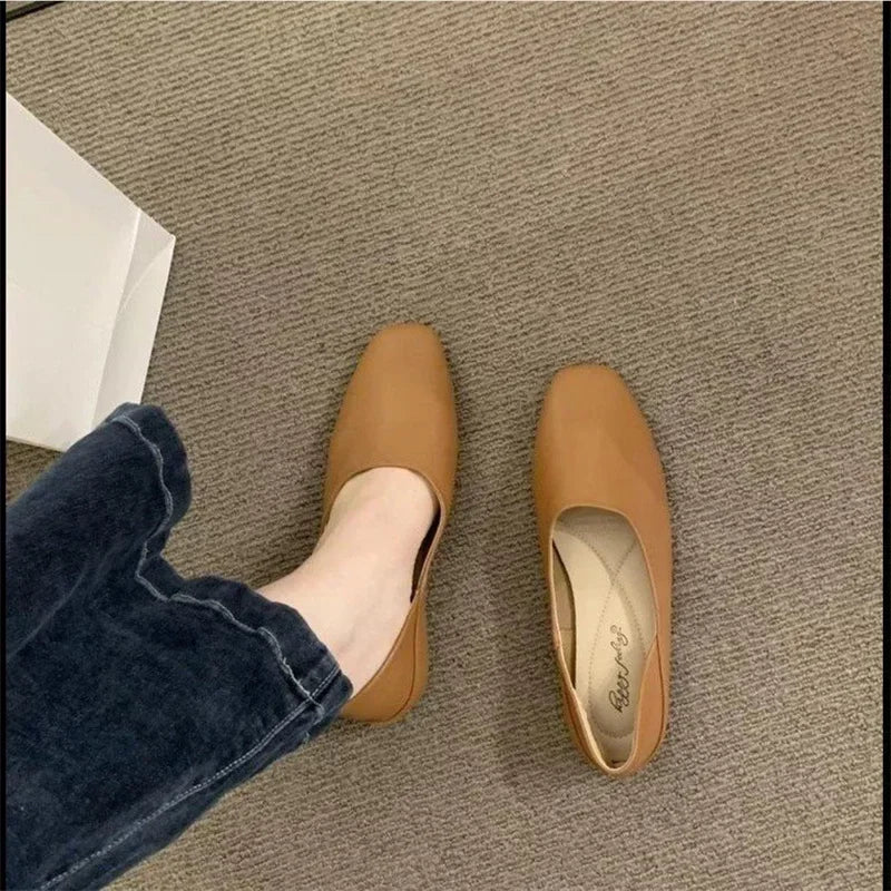 Shallow cut flat bottomed comfortable work shoes for women