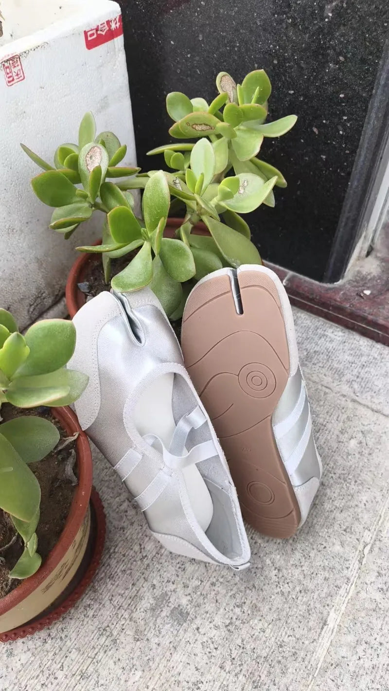 Cross Strap Tabi Flat Shoes Women Casual Fashion Design Mary Jane Shoes Slip-on Split Toe Ballet Shoes 2025 Summer Elegant New