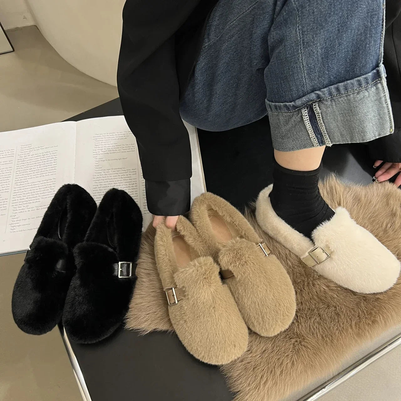Autumn Women's Flat Shoes New Keep Warm Fur Flat Slip on Casual Shoes for Women Loafers New Fashion Light Women's Walking Shoes
