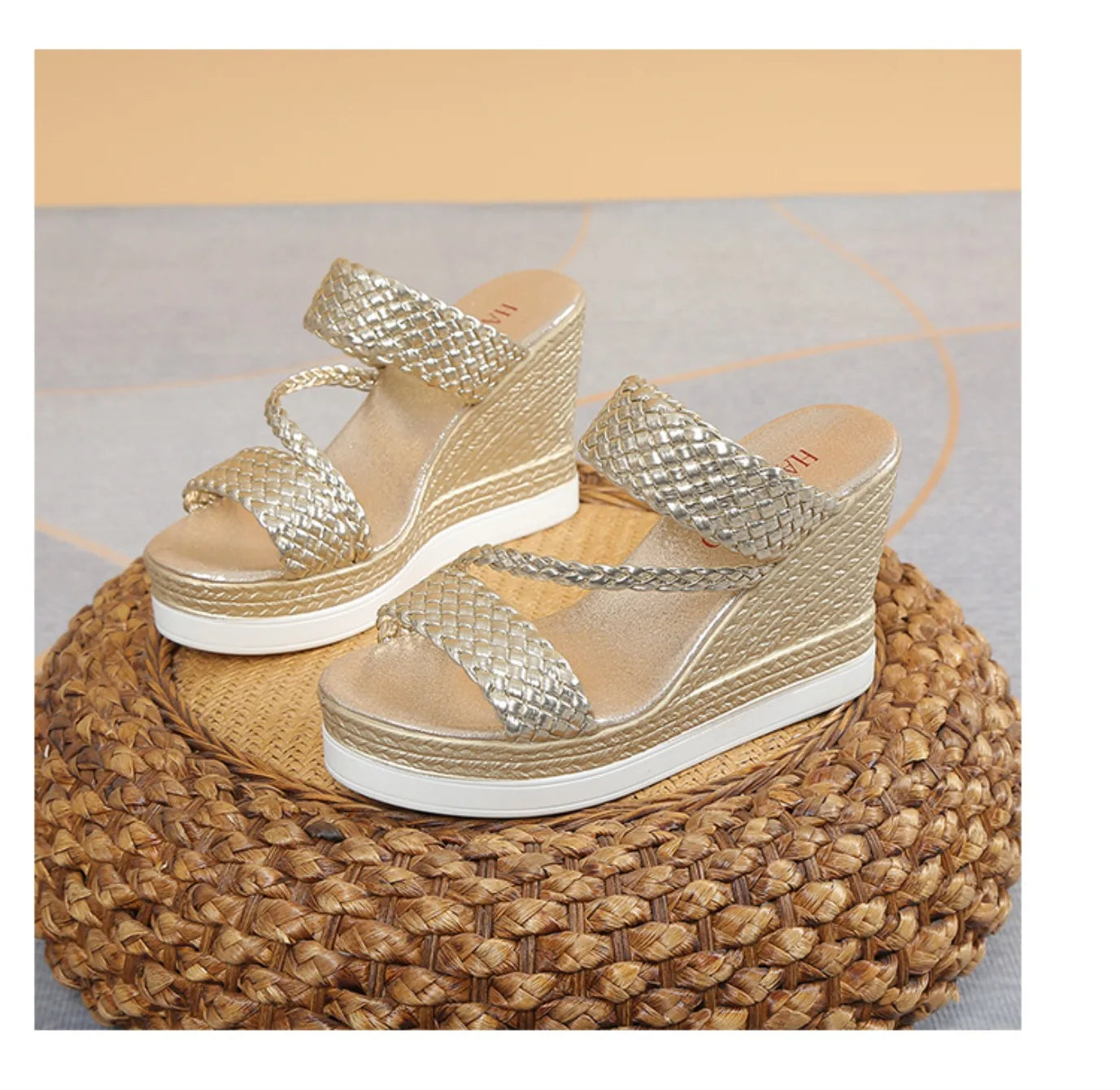 Women Sandals 2024 Summer New Outdoor Beach Sandals Comfortable Hot Shallow Wedges Shoes for Women Designer Casual Sandals