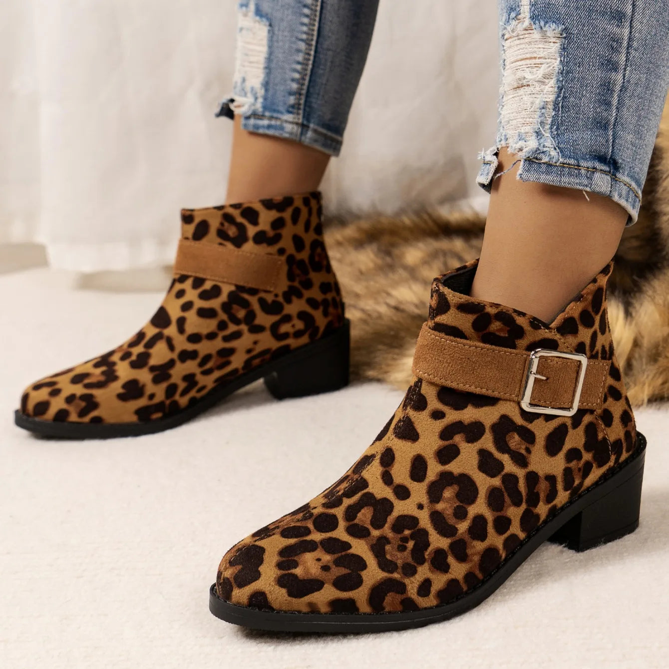 2024 New Ankle Boots Women High Heels Women Shoes Track Design Leopard Print Shoes for Women Thick Pointed Fashion Western Boots