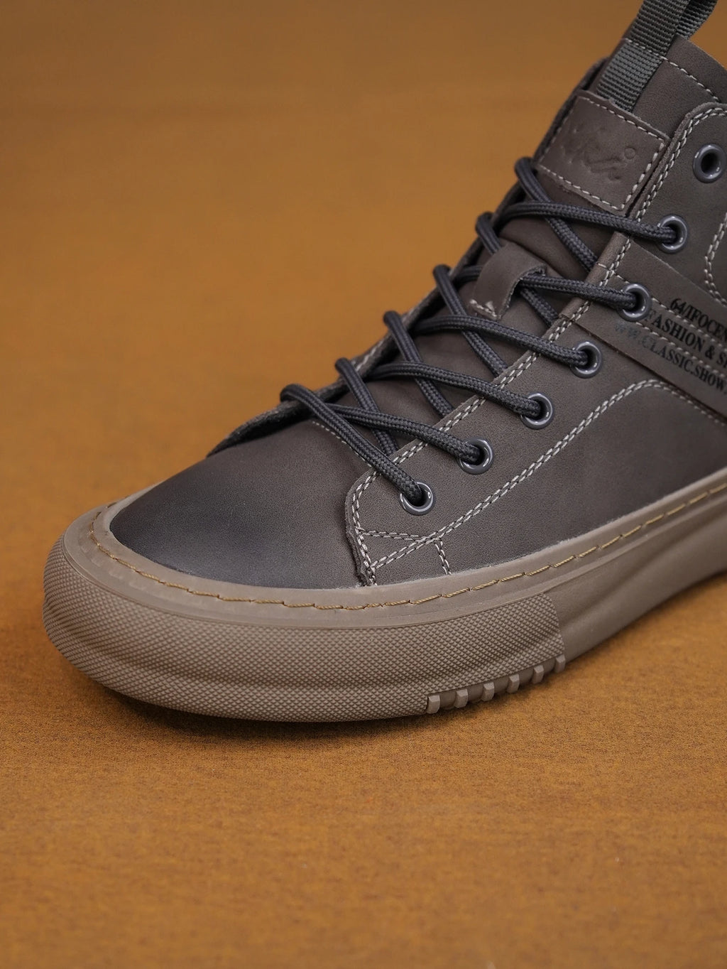 Men's Shoes Autumn and Winter New White Shoes Fashion Sneakers Sports High-Top Trendy Shoes Business Casual Breathable Thick-Soled Shoes Outdoor Casual Shoes