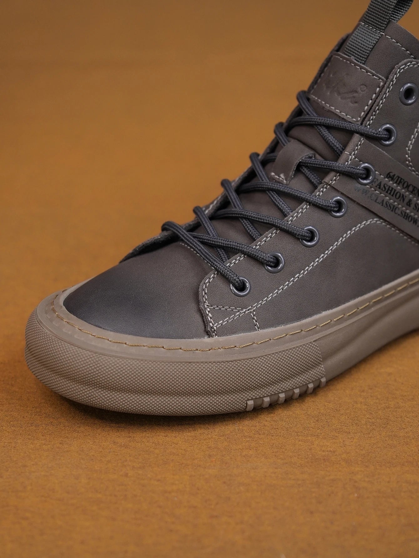 Men's Shoes Autumn and Winter New White Shoes Fashion Sneakers Sports High-Top Trendy Shoes Business Casual Breathable Thick-Soled Shoes Outdoor Casual Shoes