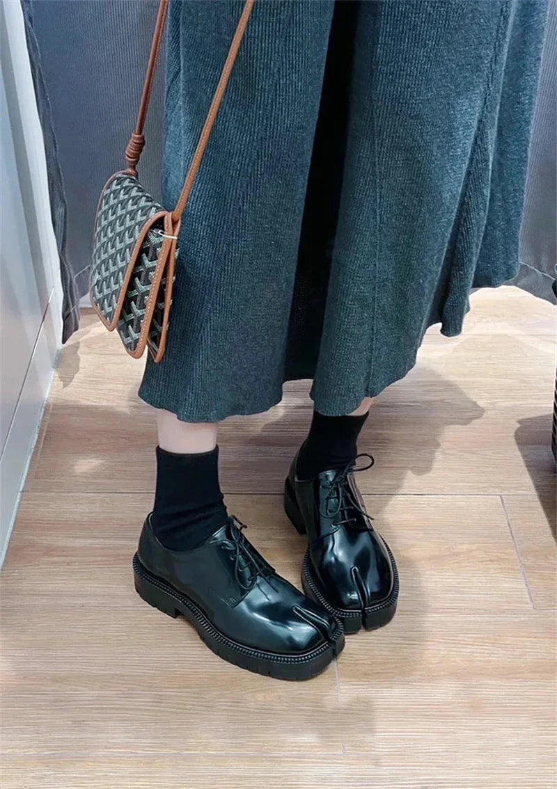 Classic Split Toe Loafers Women Brand Design Fashion Tabi Ninja Lace-up Casual Shoes Chunky Platform Flats Shoes Mujer 2025