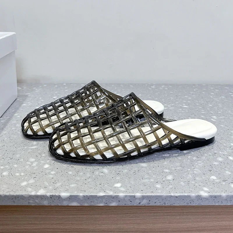 New 2025 Closed Toe Women Plastics Jelly Mules Hollow Outs Flat Bottom Lazy Slipper Ladies Summer Seaside Vacation Beach Shoes