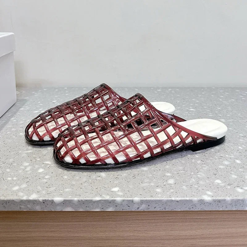 New 2025 Closed Toe Women Plastics Jelly Mules Hollow Outs Flat Bottom Lazy Slipper Ladies Summer Seaside Vacation Beach Shoes