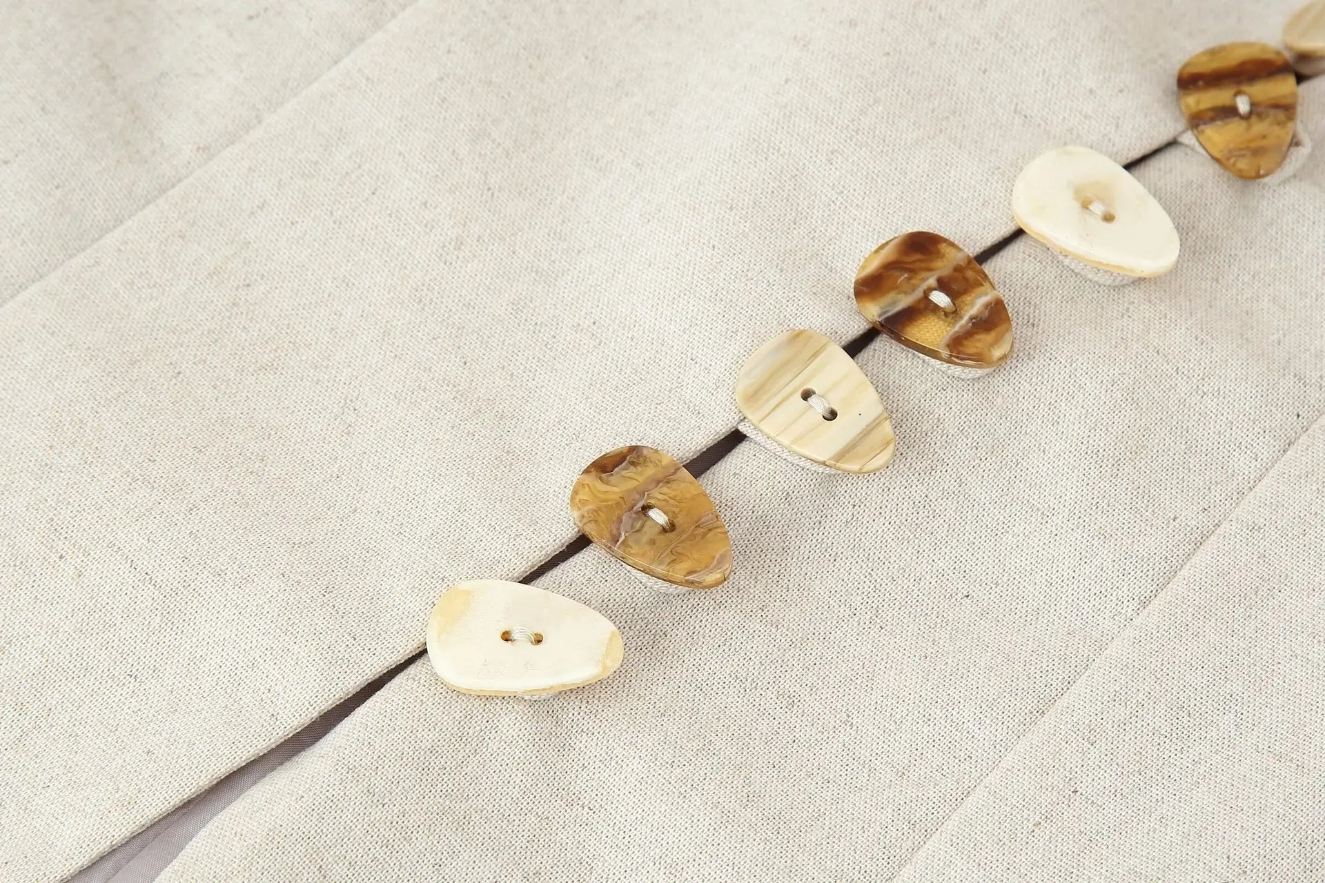 2025 New Set Women's Asymmetric Buckle Vest Short Skirt Set Round Neck Sleeveless Top A-line Skirt Summer New Casual Chic Set