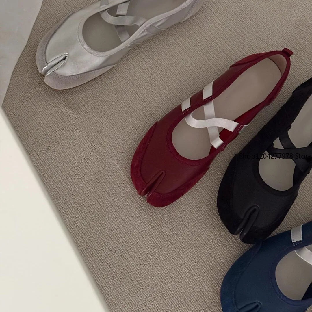 Novelty Split Toe Flat Shoes Woman Quality Leather Mary Janes Japanese Style Trotters Flats Ankle Bele Tabi Ninja Loafers Women