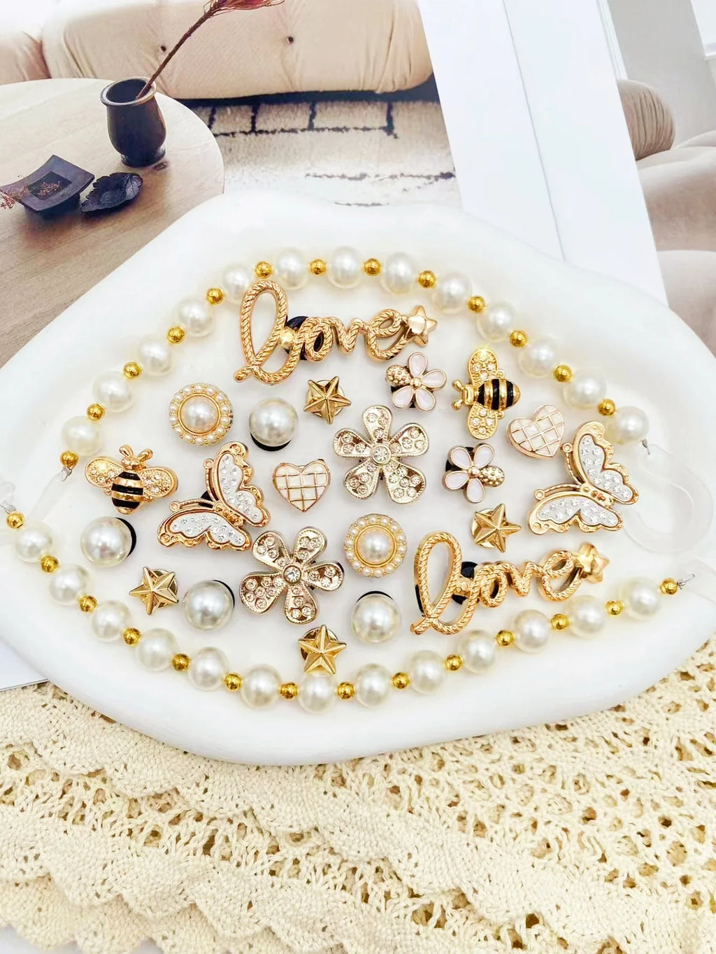 24 pieces of golden fashion (ABS pearl chains, butterflies, stars, flowers, letters, hearts, ABS pearls) ABS resin shoe buckles,
