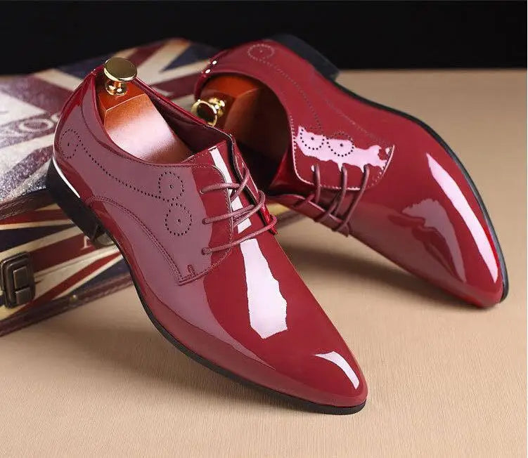Men's Classic Retro Brogue Shoes Patent Leather Mens Lace-Up Dress Business Office Shoes Men Party Wedding Oxfords Sizes 38-48
