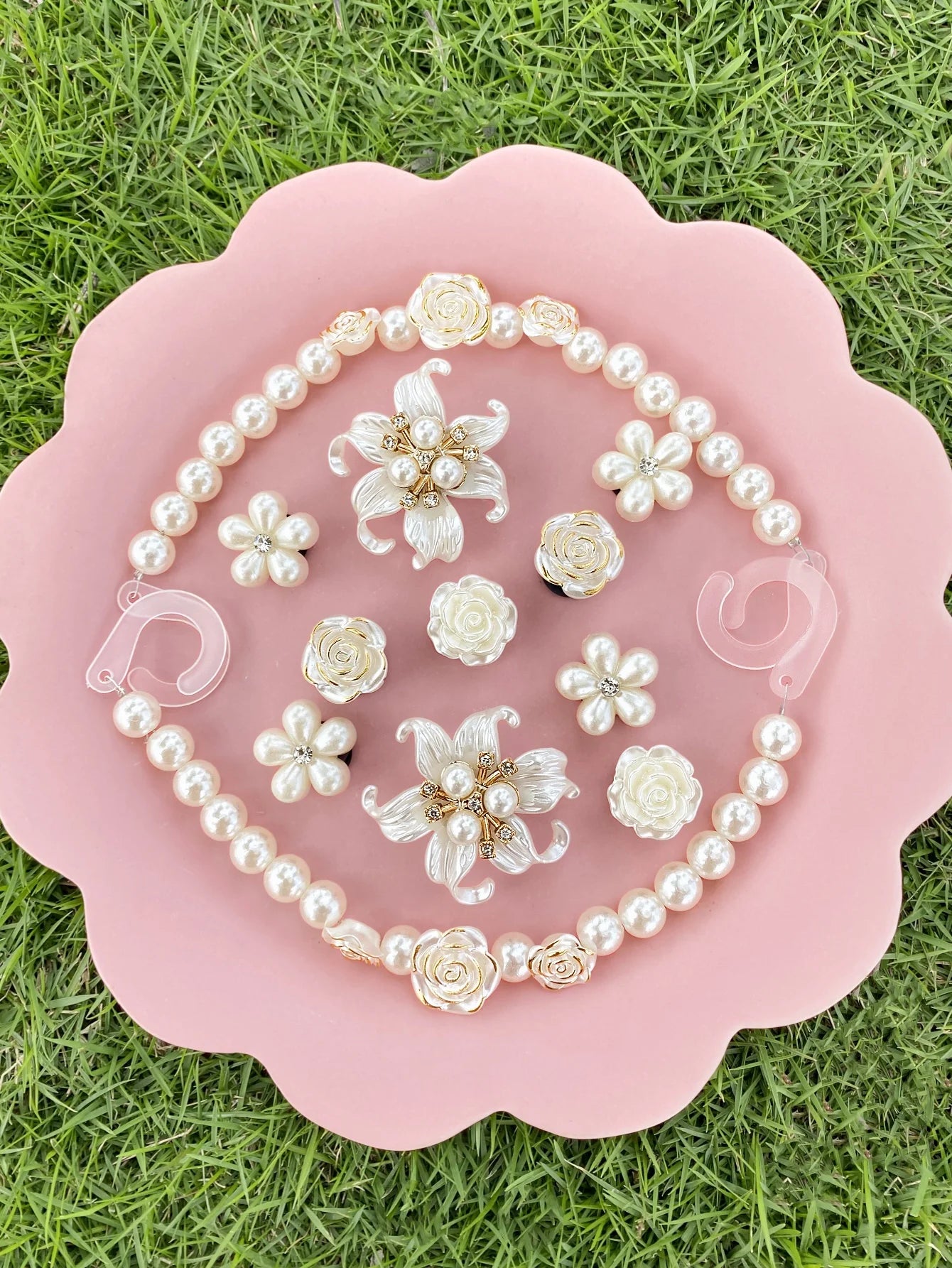 20 pieces of white ABS pearl flower chains, white ABS pearl flowers, roses, ABS diamond flowers, ABS pearl shoe buckle DIY decor