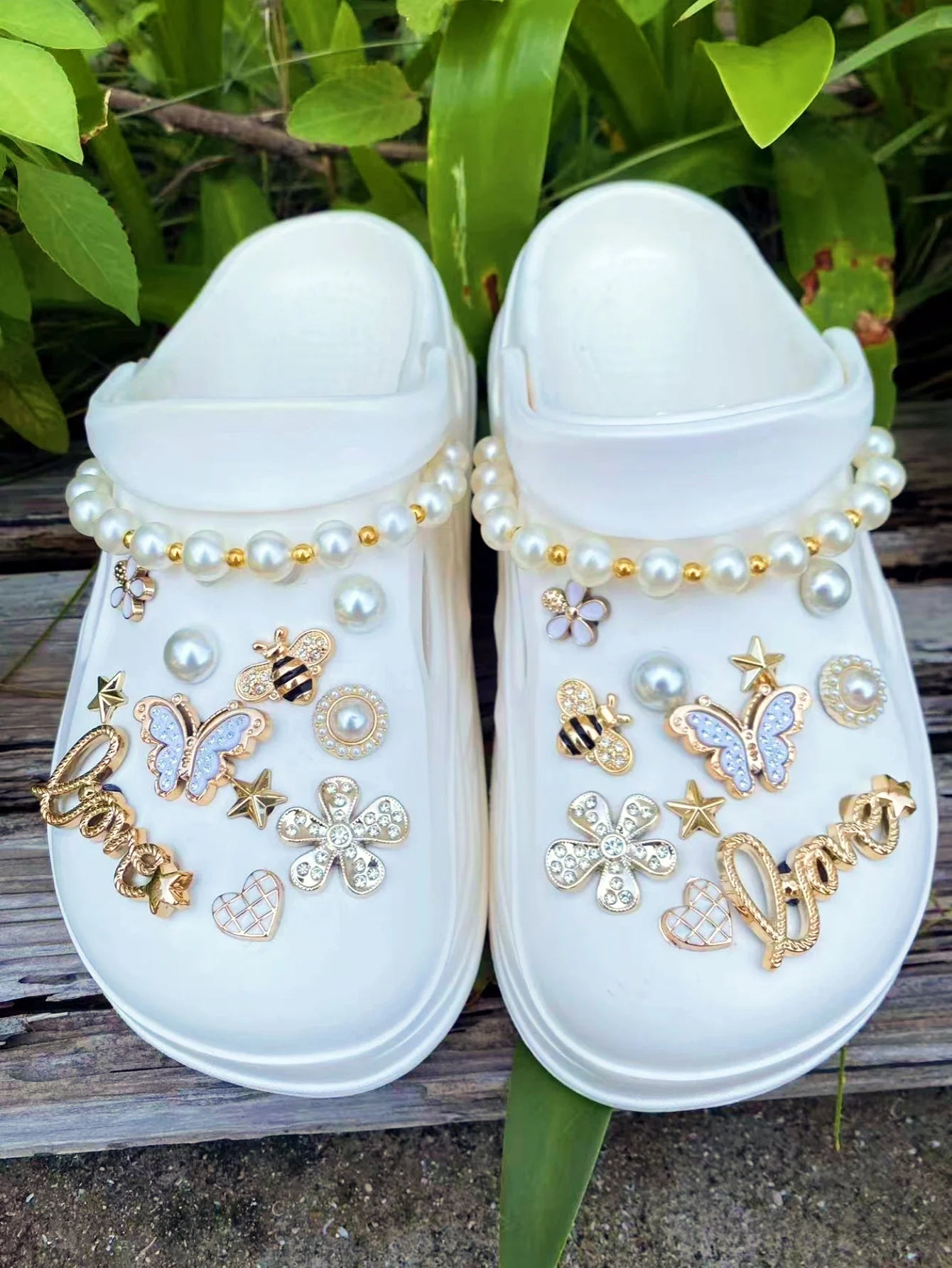 24 pieces of golden fashion (ABS pearl chains, butterflies, stars, flowers, letters, hearts, ABS pearls) ABS resin shoe buckles,