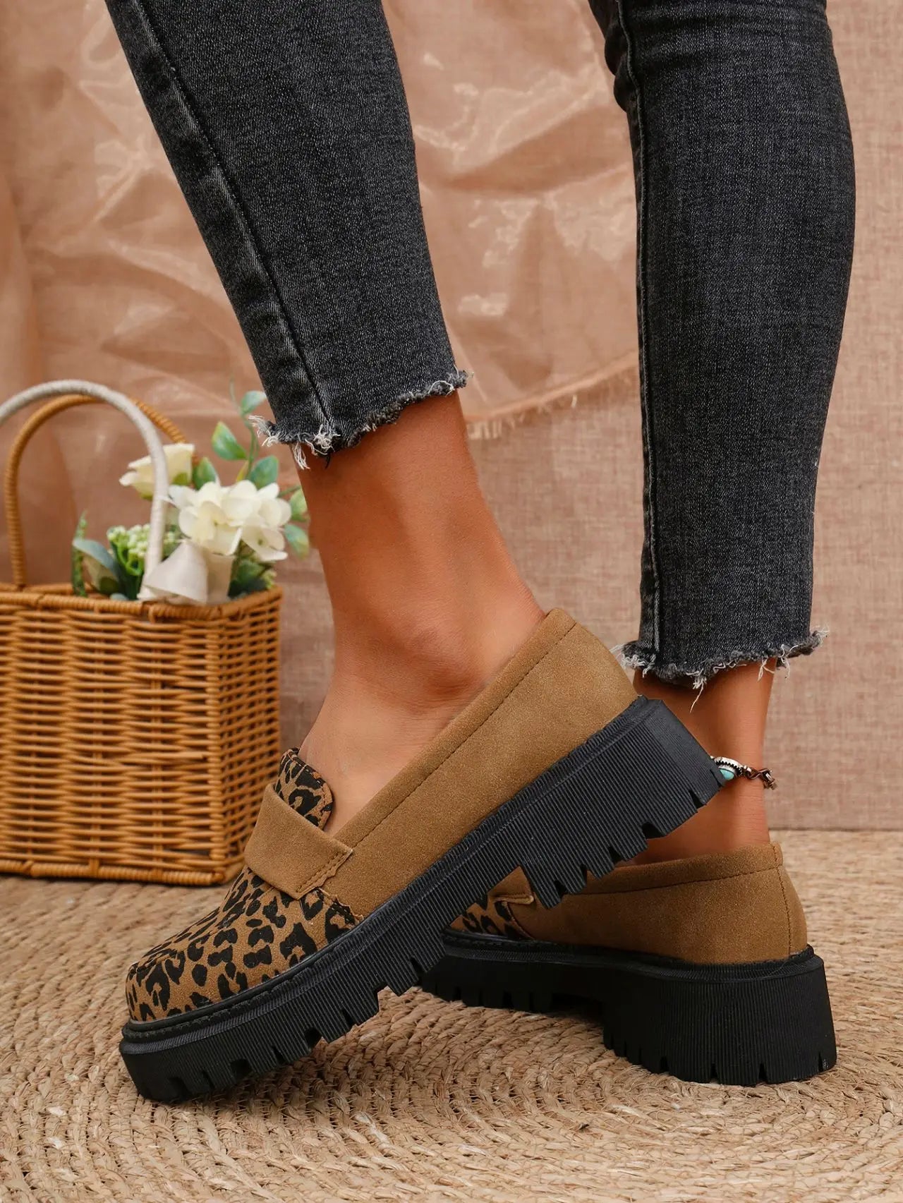 Leather Shoes for Women Fashion Leopard Platform Shoes Women Slip on Loafers High Quality Soft Sole Women Shoe Big Size 2025 New