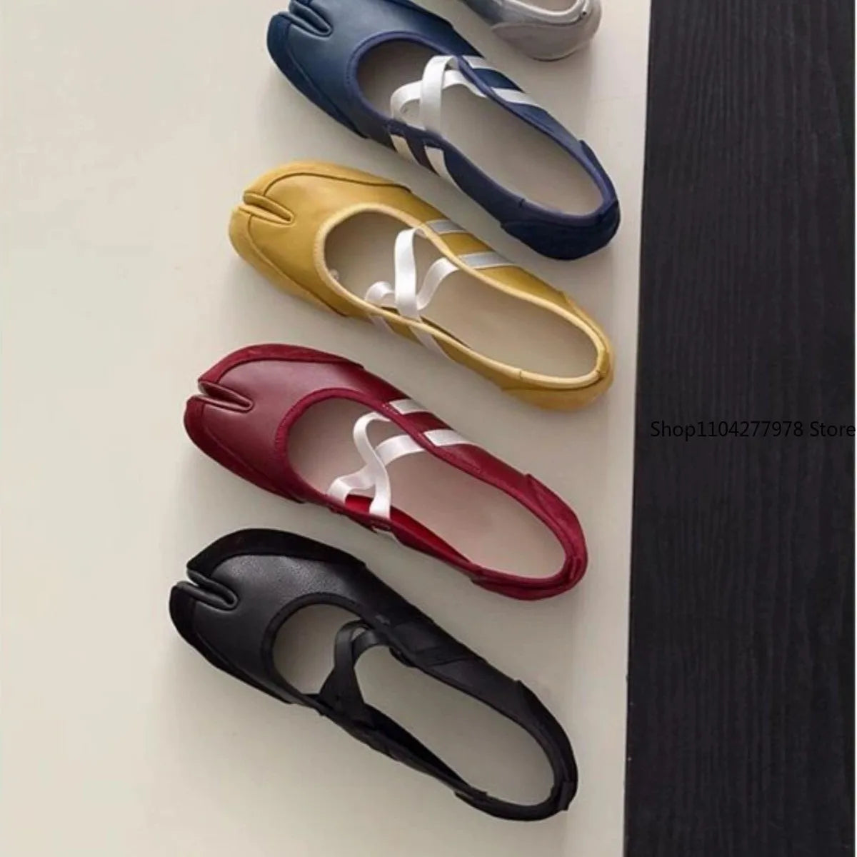 Novelty Split Toe Flat Shoes Woman Quality Leather Mary Janes Japanese Style Trotters Flats Ankle Bele Tabi Ninja Loafers Women