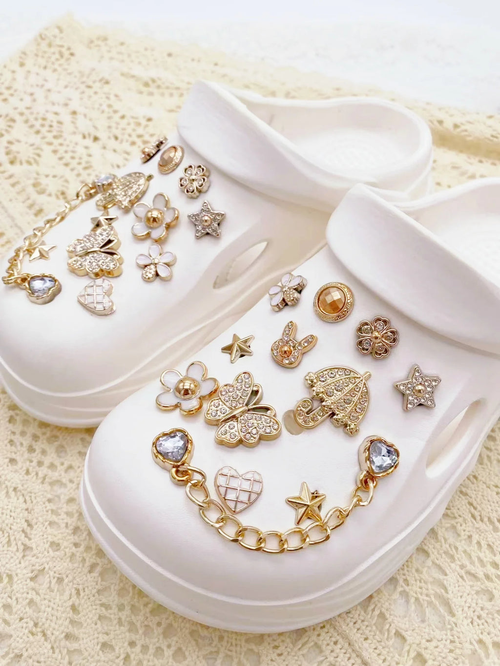 24 pieces of golden fashionable and elegant (golden heart-shaped diamond chains, butterflies, hearts, stars, rabbit heads, small