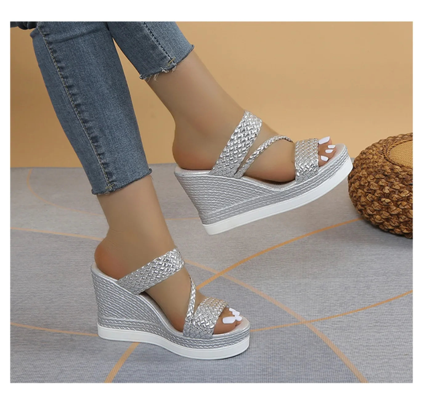 Women Sandals 2024 Summer New Outdoor Beach Sandals Comfortable Hot Shallow Wedges Shoes for Women Designer Casual Sandals