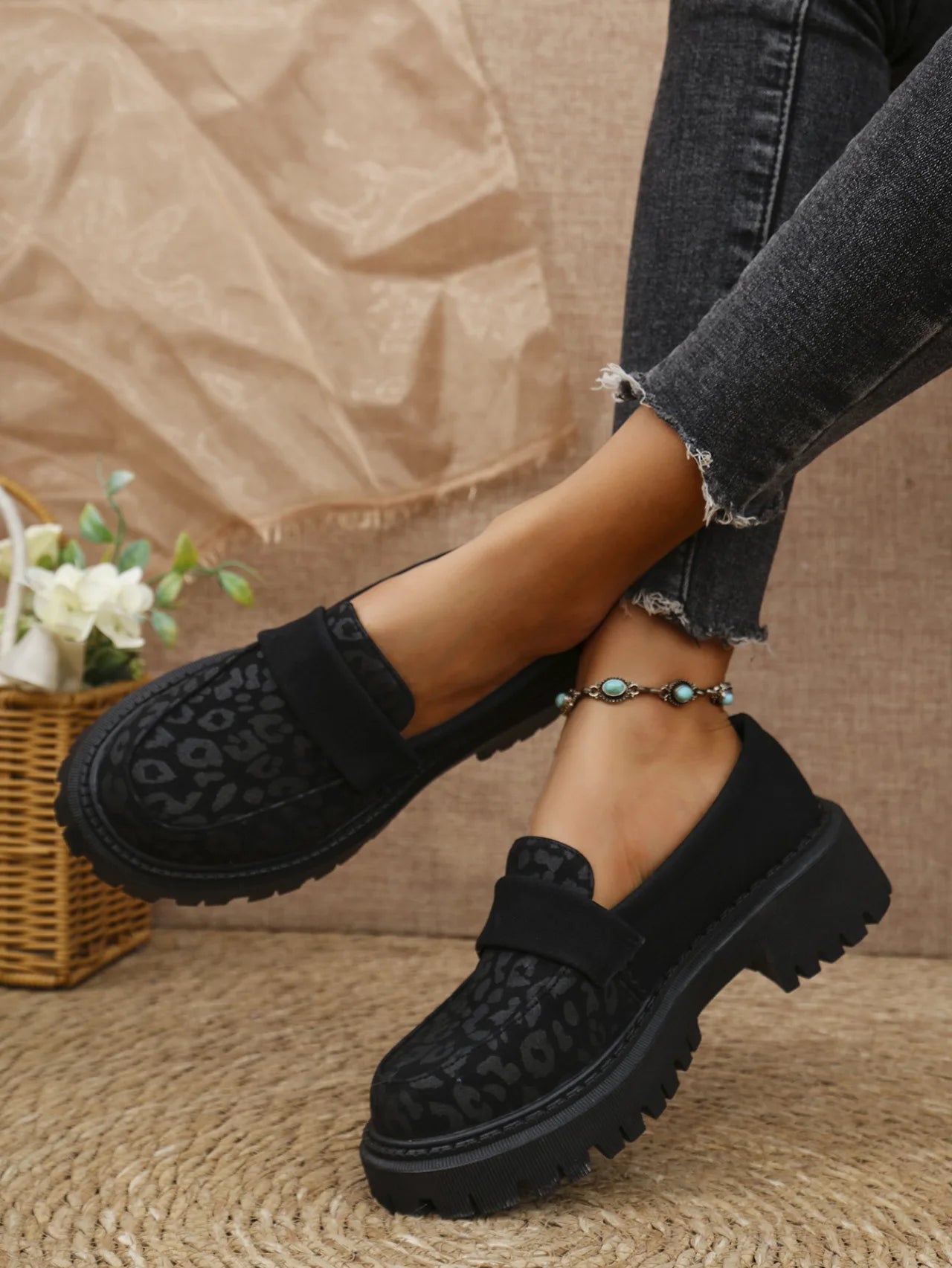 Leather Shoes for Women Fashion Leopard Platform Shoes Women Slip on Loafers High Quality Soft Sole Women Shoe Big Size 2025 New
