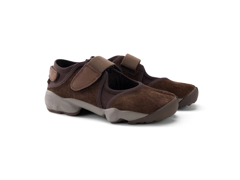 Tabi Shoes New Fashion Belt Buckle Split Toe Shoes Sneakers Ladies Leather Flat Shoes Mary Jane Casual  For Women