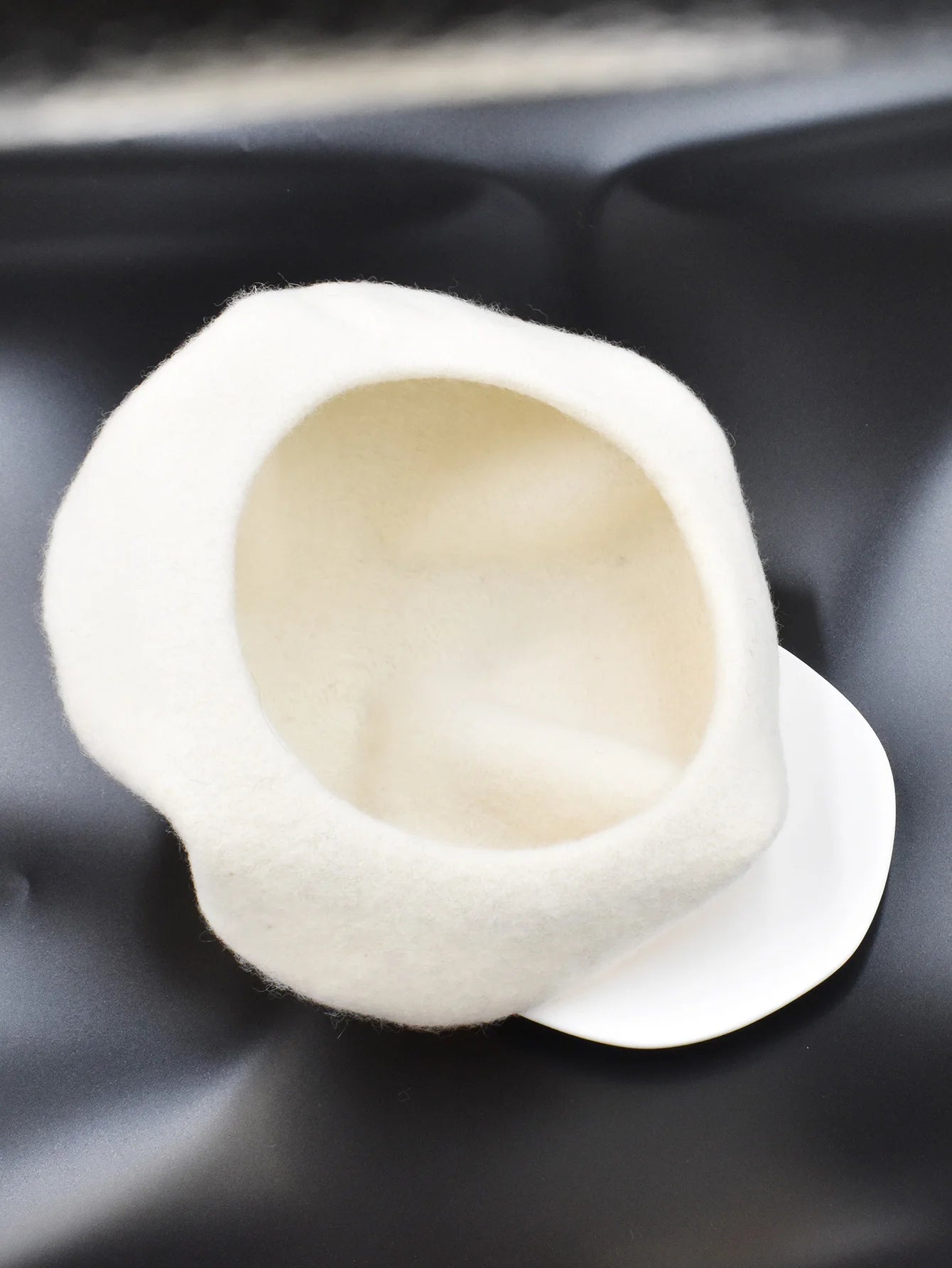 New Women black pink Berets Hat Fashion Solid Color Wool Knitted With Ladies Beanie Beret Hat Warm Autumn and winter Cap