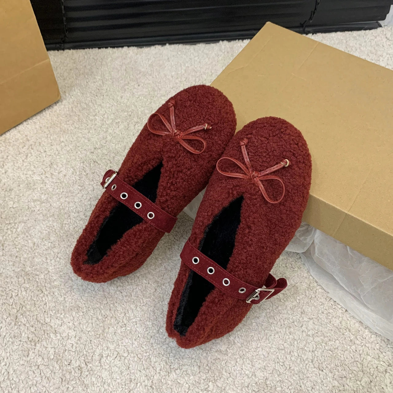 New Women's Shoes Woman Flats Low Heels Casual Female Sneakers Slip-on Loafers Fur Round Toe Shallow Mouth Boat Slip on Winter