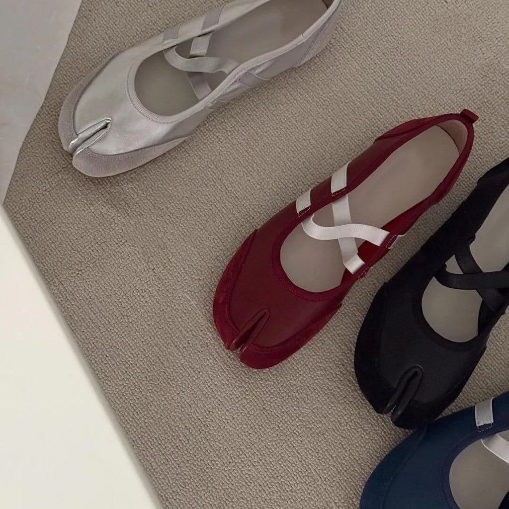 Novelty Split Toe Flat Shoes Woman Quality Leather Mary Janes Japanese Style Trotters Flats Ankle Bele Tabi Ninja Loafers Women