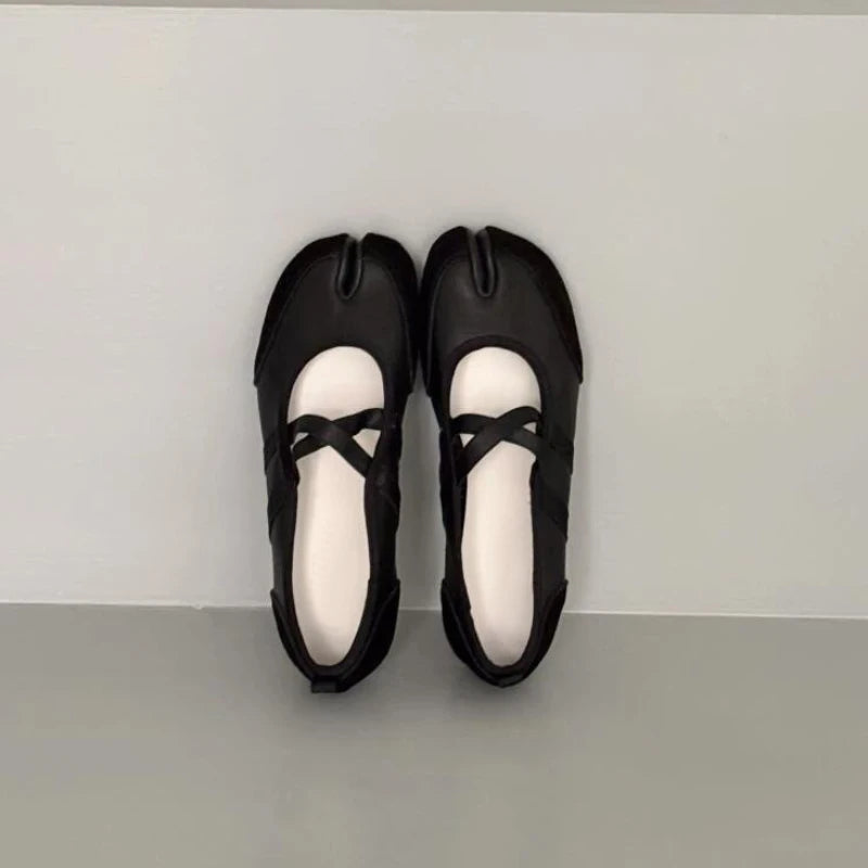 Cross Strap Tabi Flat Shoes Women Casual Fashion Design Mary Jane Shoes Slip-on Split Toe Ballet Shoes 2025 Summer Elegant New