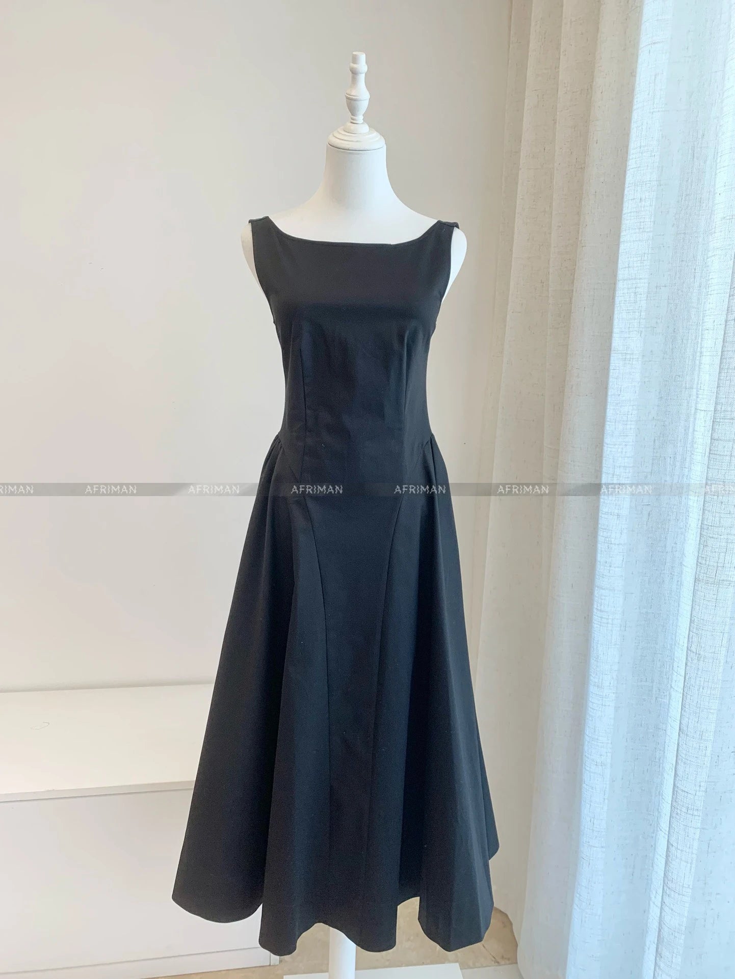 2025 New Hepburn Style Organic Cotton Temperament Backless Long Black Dress for Women