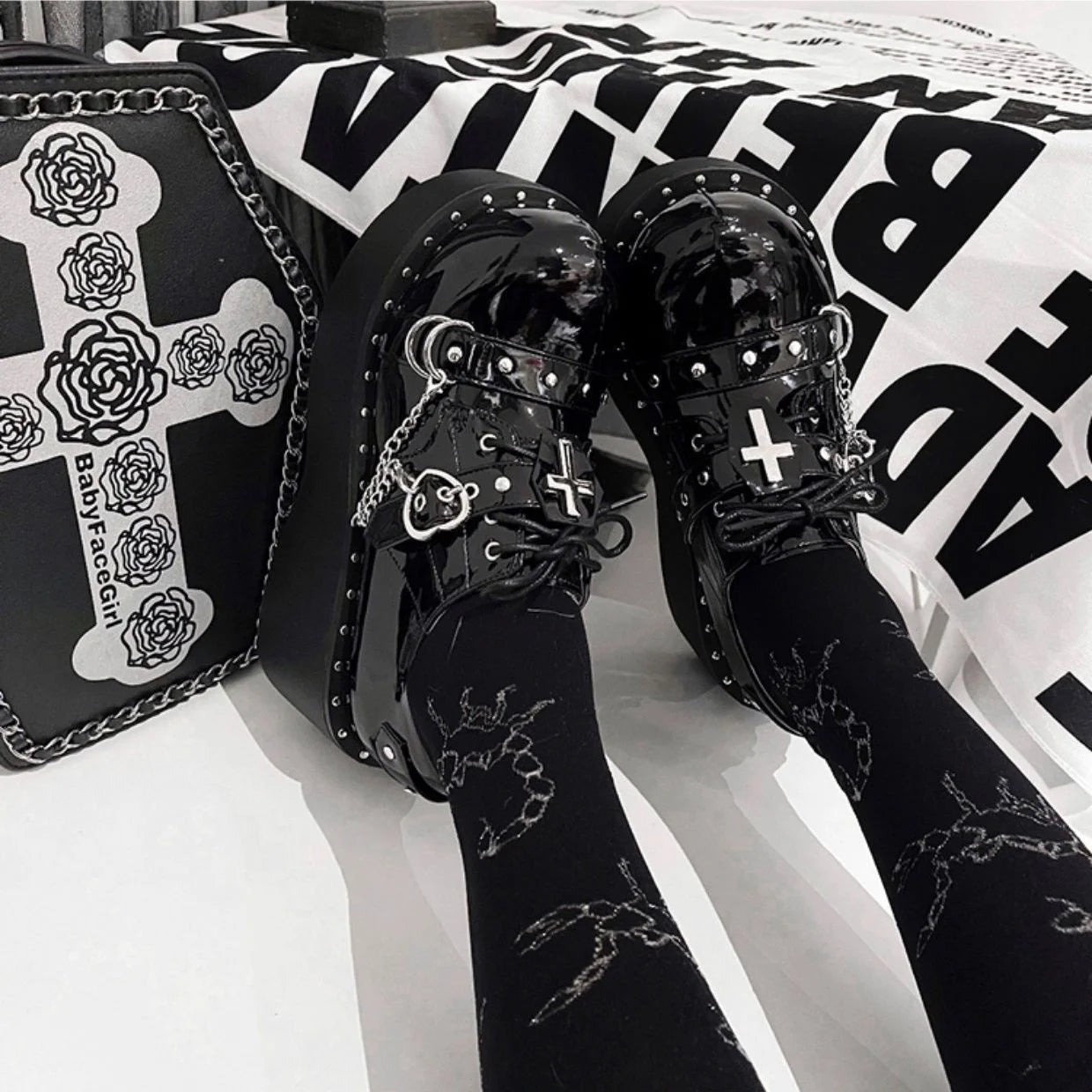 Unique Design Thi Bot Platform oes Women's Punk Sweet Cool Faionable Spring New Sle Gothic Sle Flat Heel Pumps