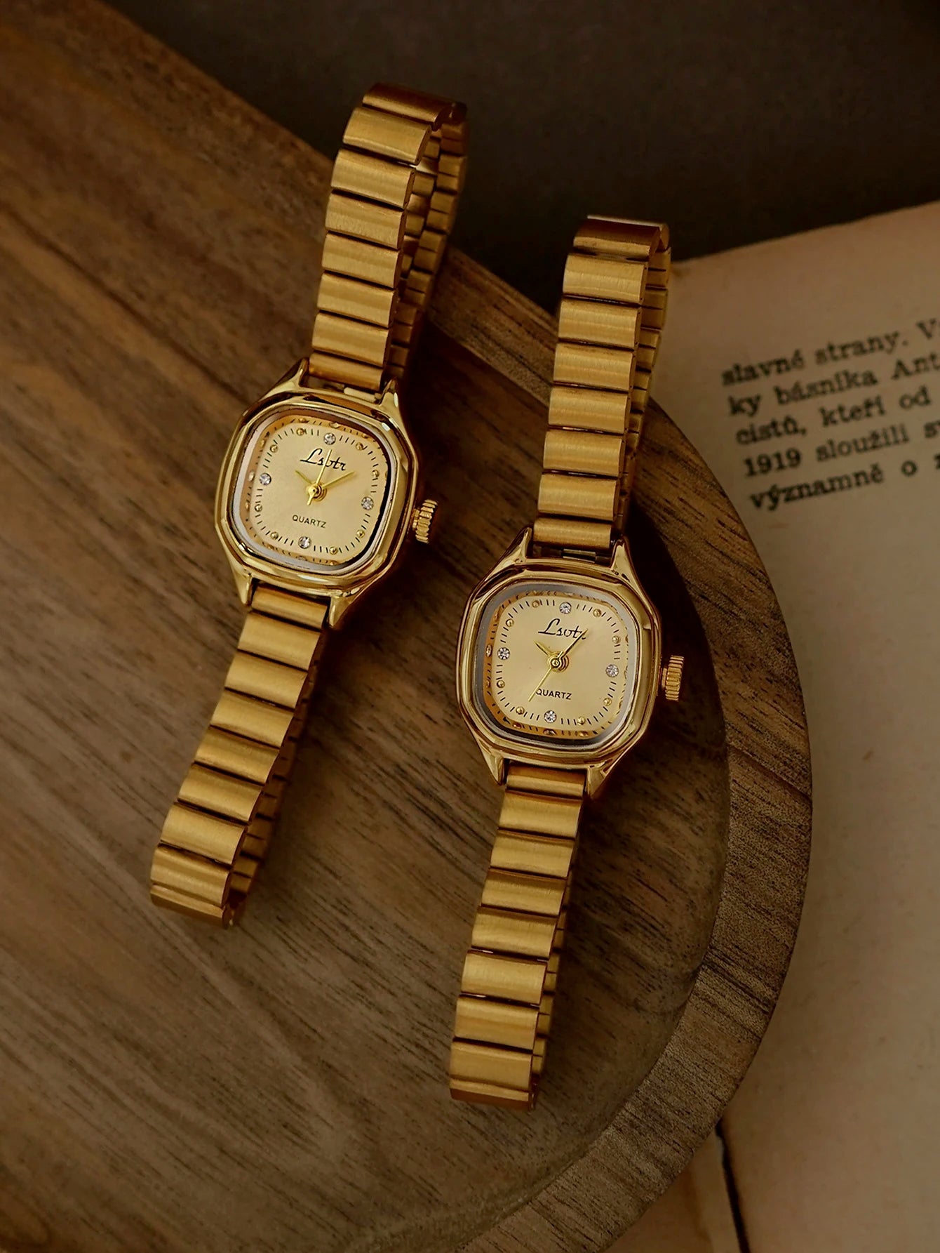 1 New French-Style Vintage Exquisite Gold Square Small Dial Women's Watch, Fashionable, Simple, Elegant, Luxurious, Compact, Waterproof, Stainless Steel Strap, Classic Women's Quartz Watch Suitable for Daily Wear, Dinner Part