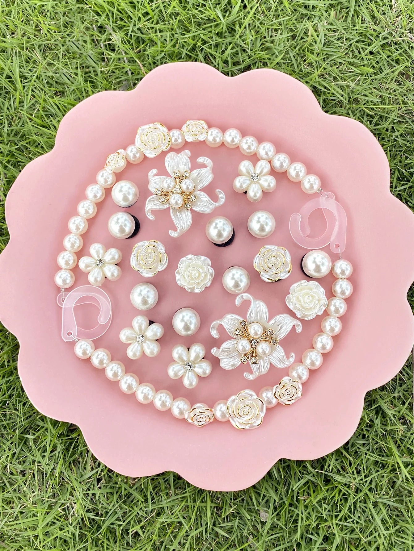 20 pieces of white ABS pearl flower chains, white ABS pearl flowers, roses, ABS diamond flowers, ABS pearl shoe buckle DIY decor