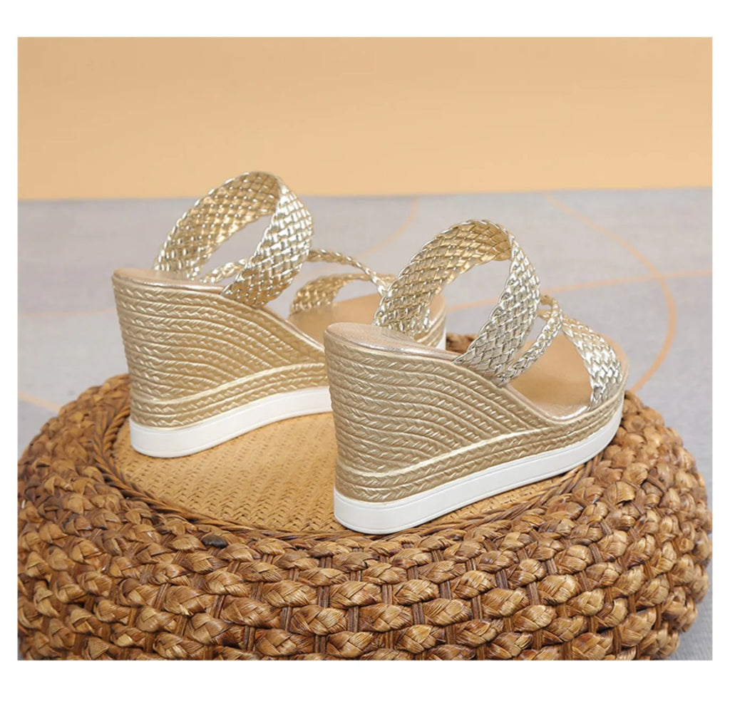 Women Sandals 2024 Summer New Outdoor Beach Sandals Comfortable Hot Shallow Wedges Shoes for Women Designer Casual Sandals